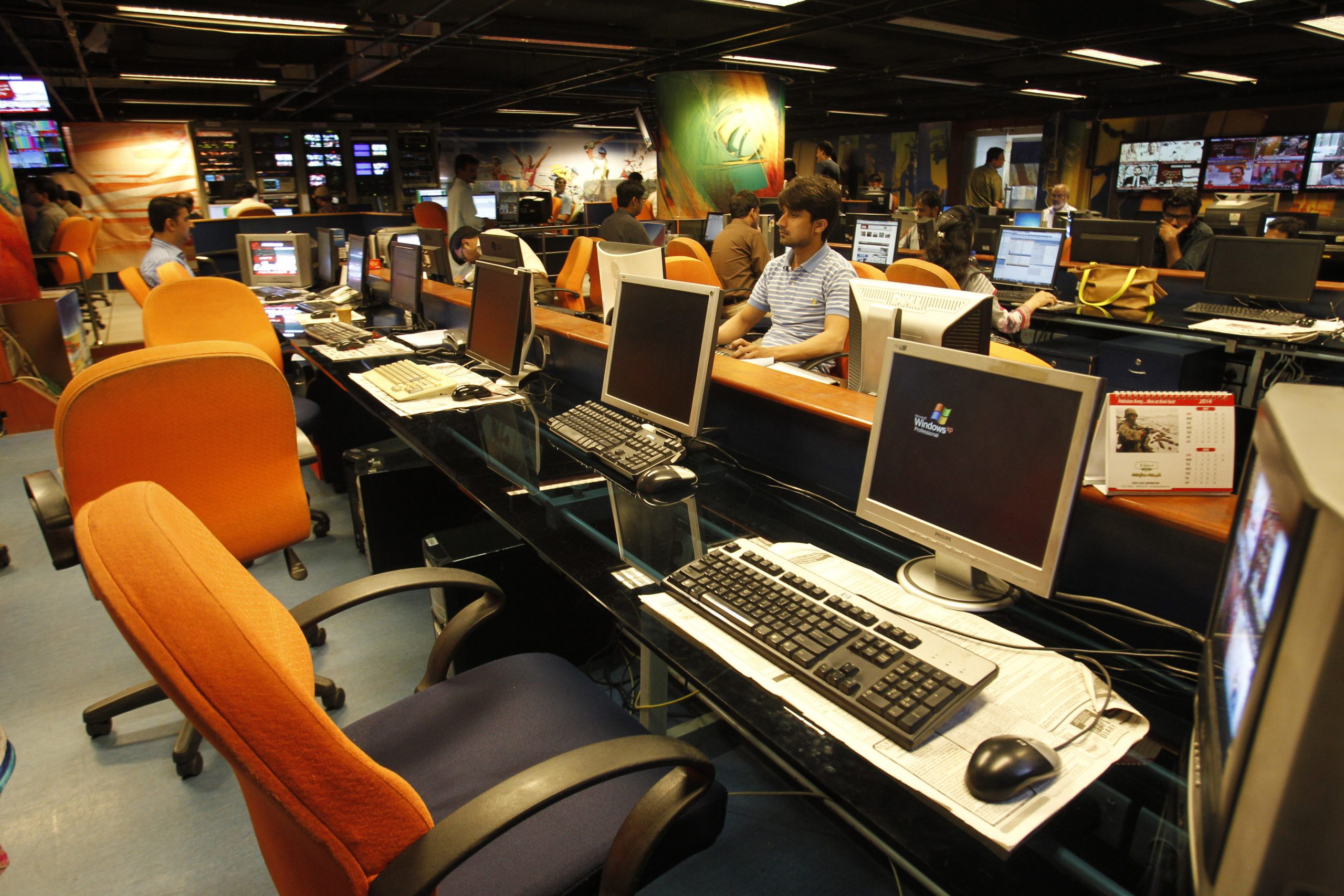 Pakistan pulls top news station off air amid spat
