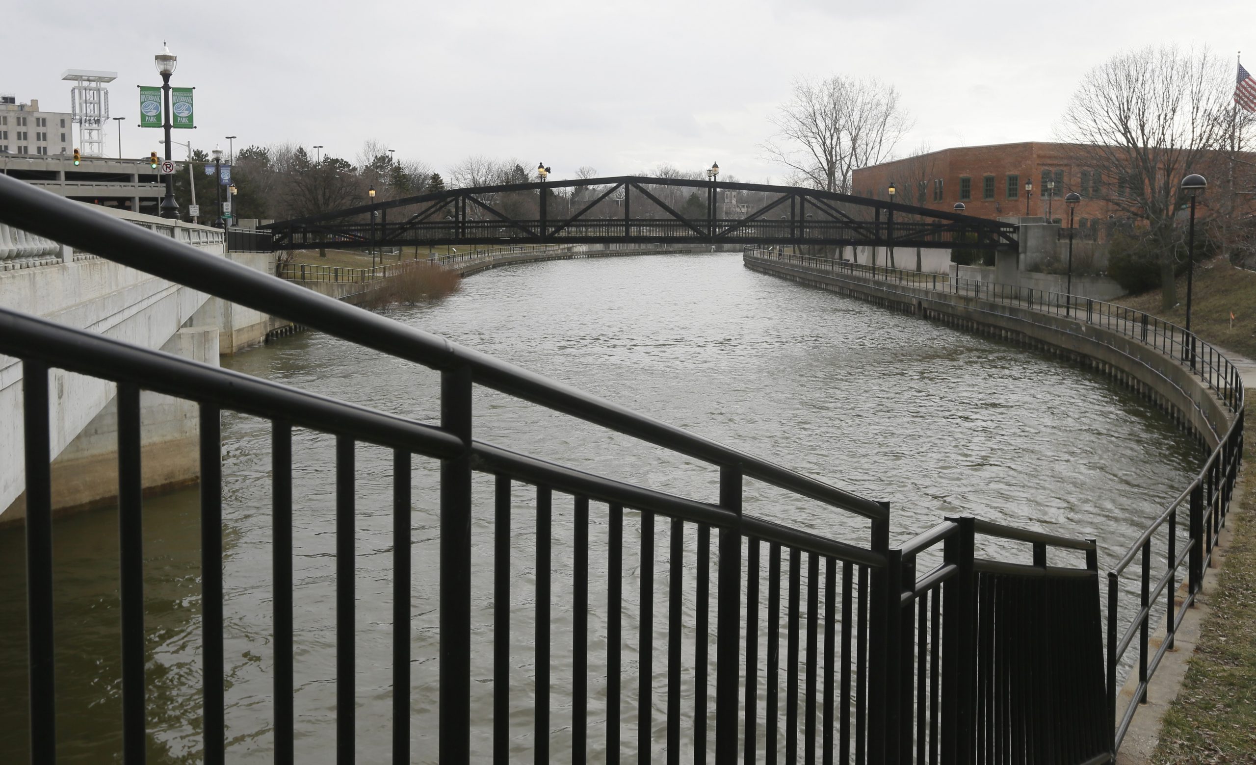 Six Mich. employees charged with faking lead data in Flint water crisis