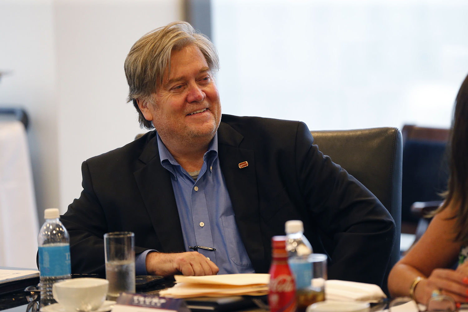 Democrats call on bankers to condemn Steve Bannon