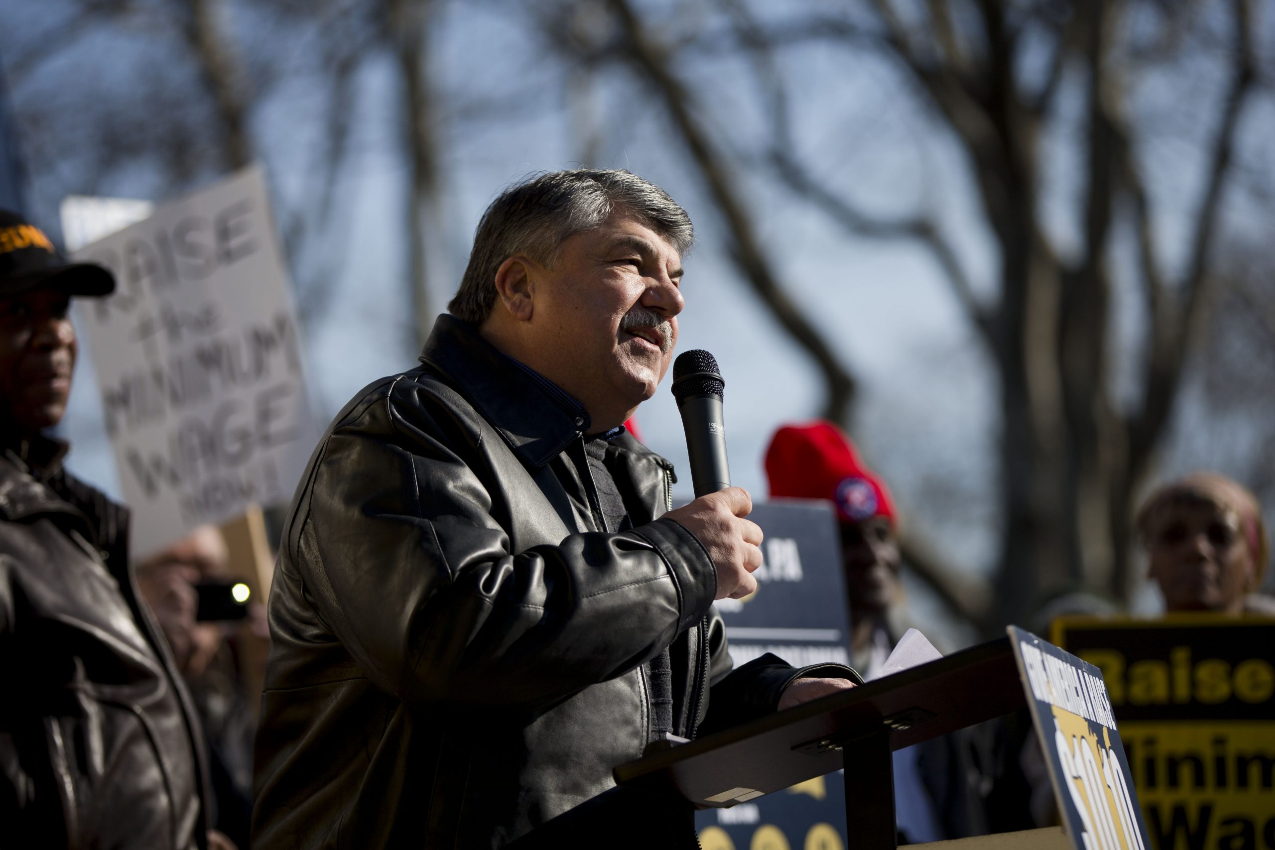 AFL-CIO tepidly applauds EPA rule on cutting carbon emissions