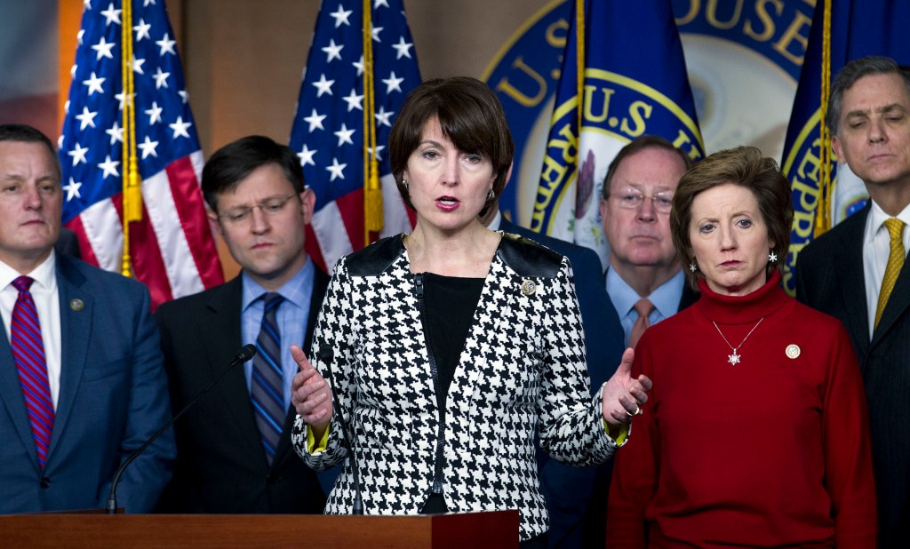 Several lawmakers refusing paychecks amid government shutdown