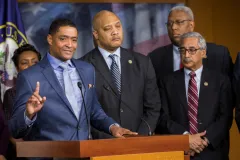 Black lawmakers split on Trump meeting