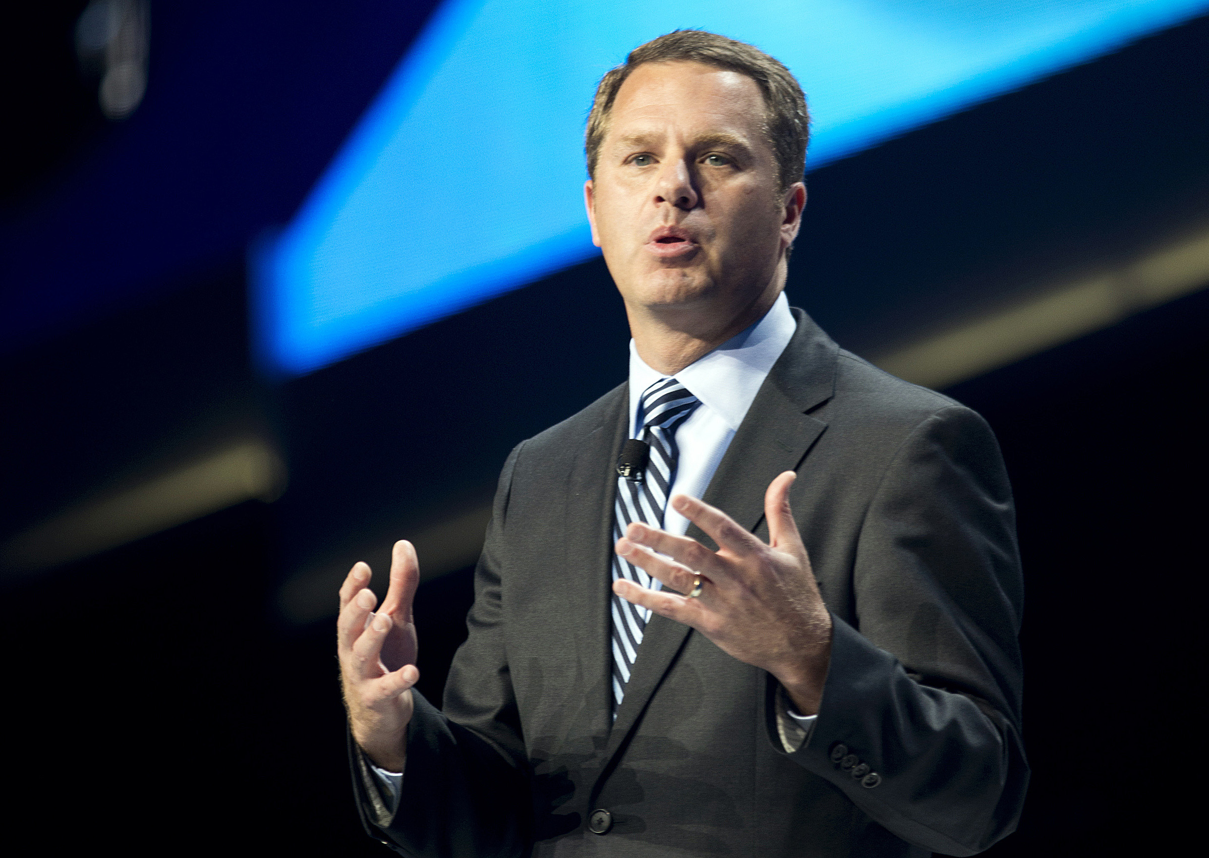 Wal-Mart CEO: speed up pace of change