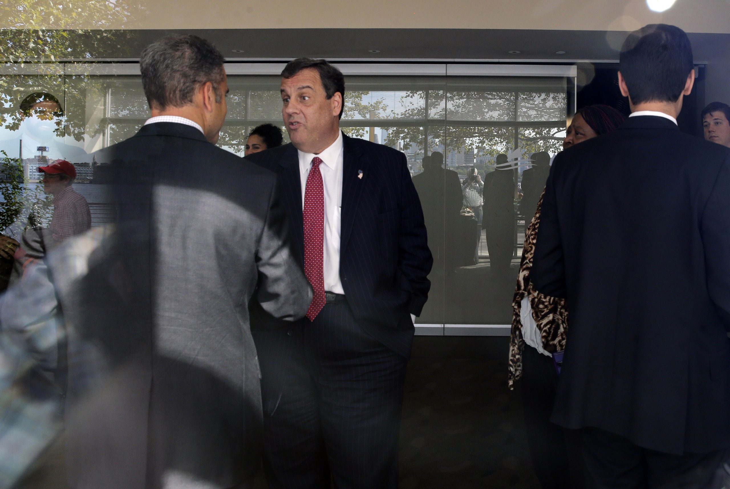 Christie picks up endorsements from Iowan donors who urged him to run 4 years ago