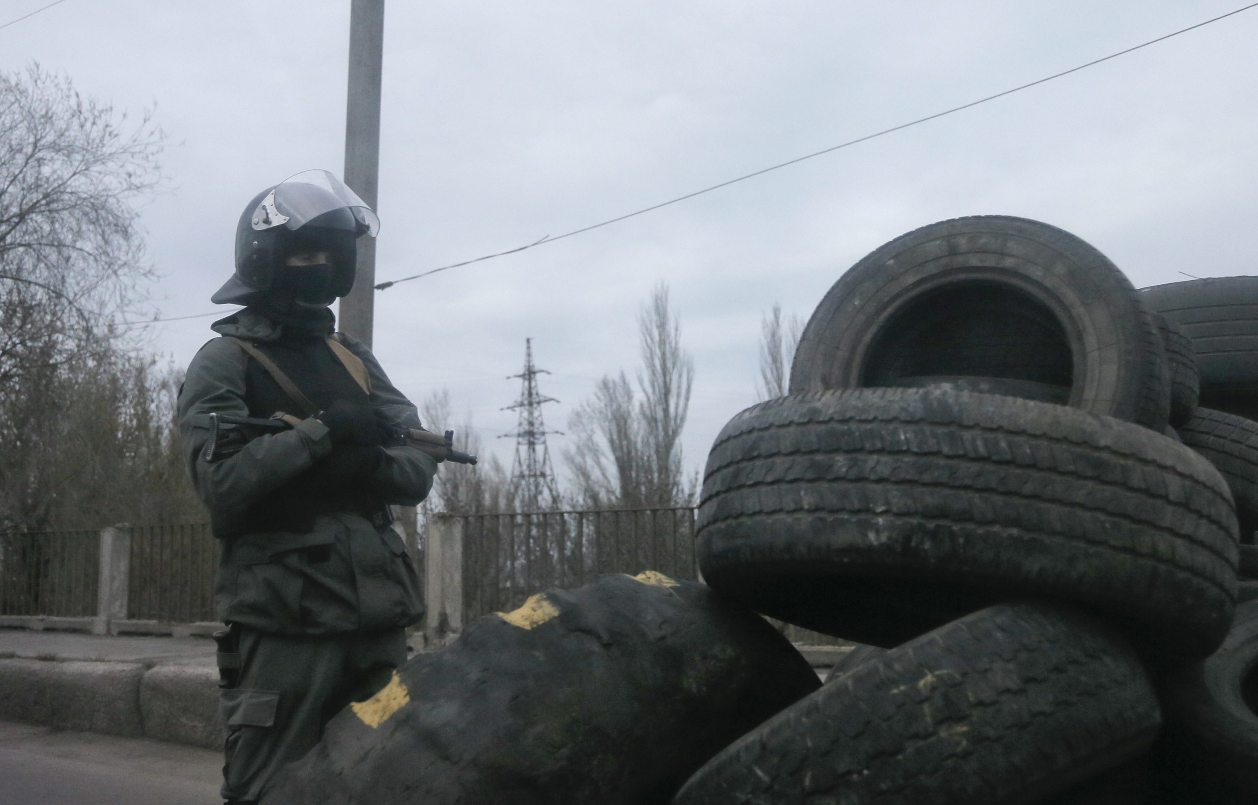 Uniformed men occupy Donetsk police HQ
