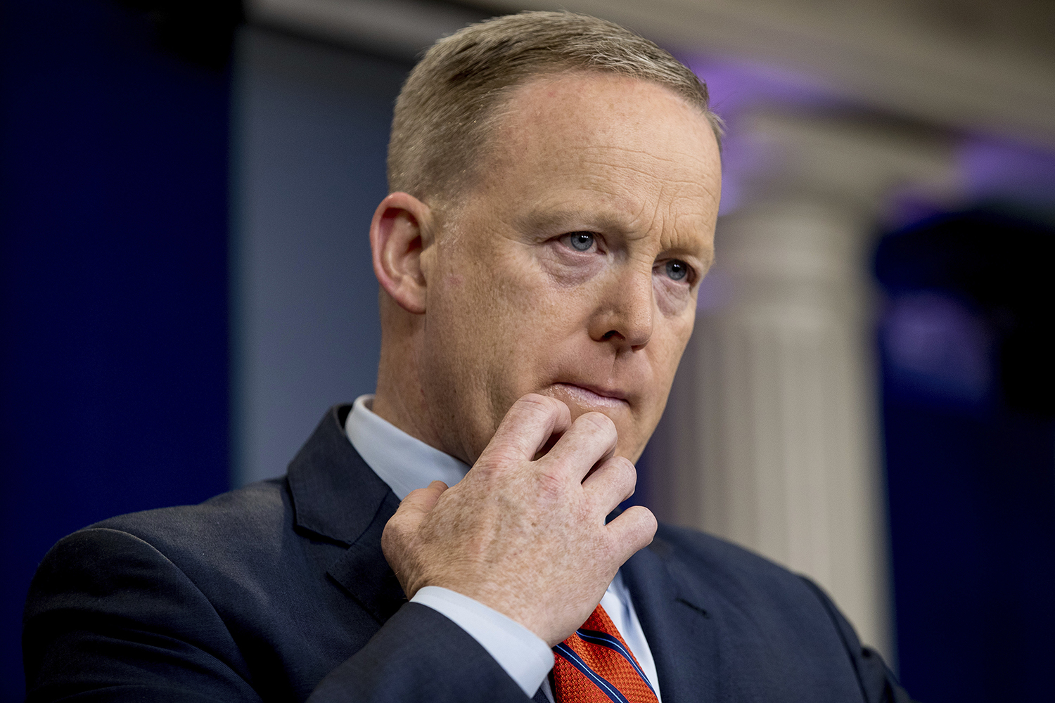 Spicer: Hitler didn’t bring chemical weapons into ‘Holocaust center’
