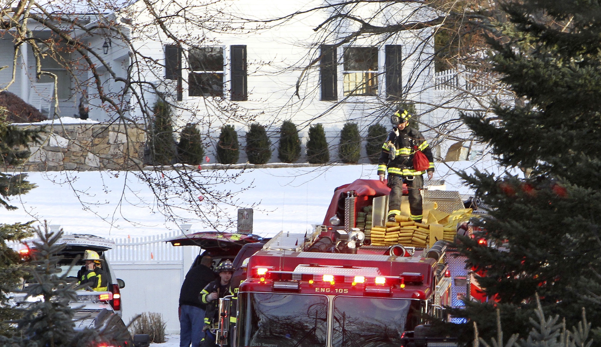 Emergency crews respond to fire at Bill and Hillary Clinton’s upstate New York property