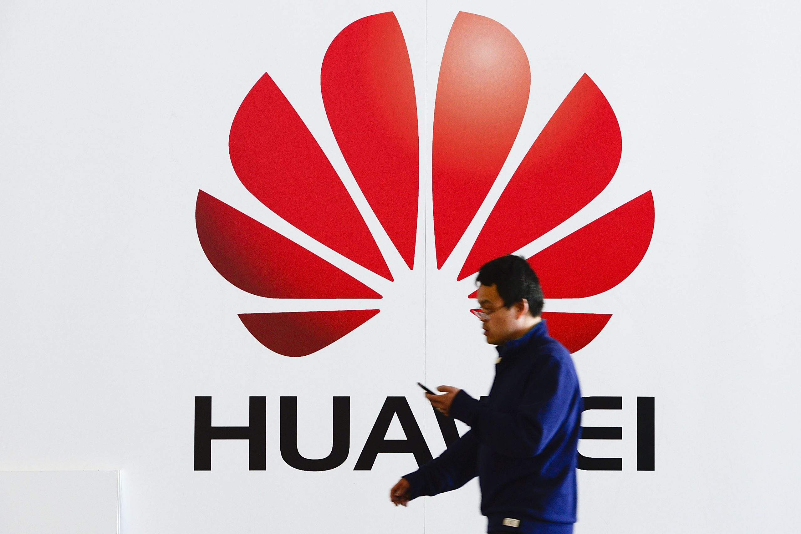 House Republicans demand full sanctions for Huawei over advanced chip in new phone