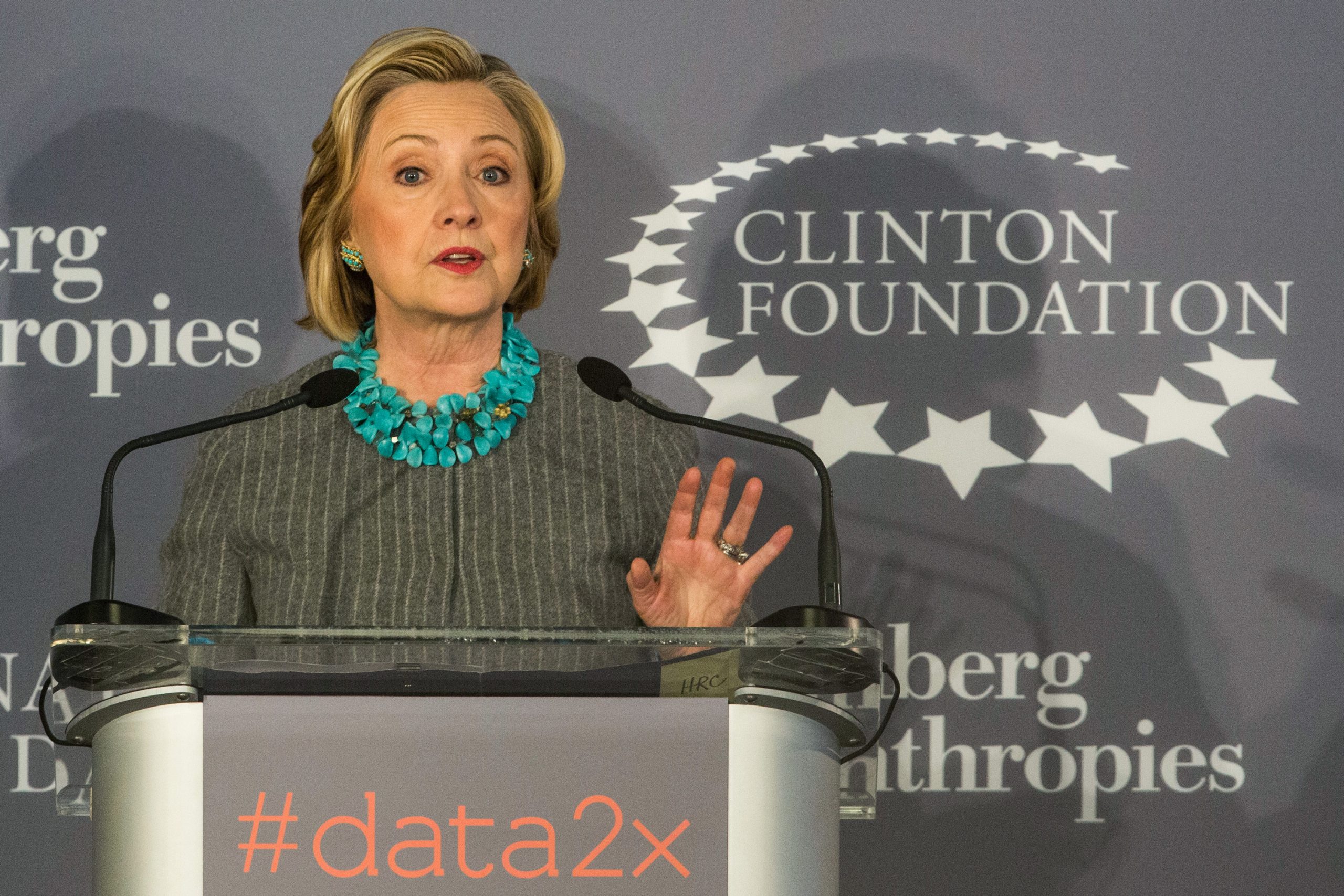 Clinton charities to reaudit, refile tax returns