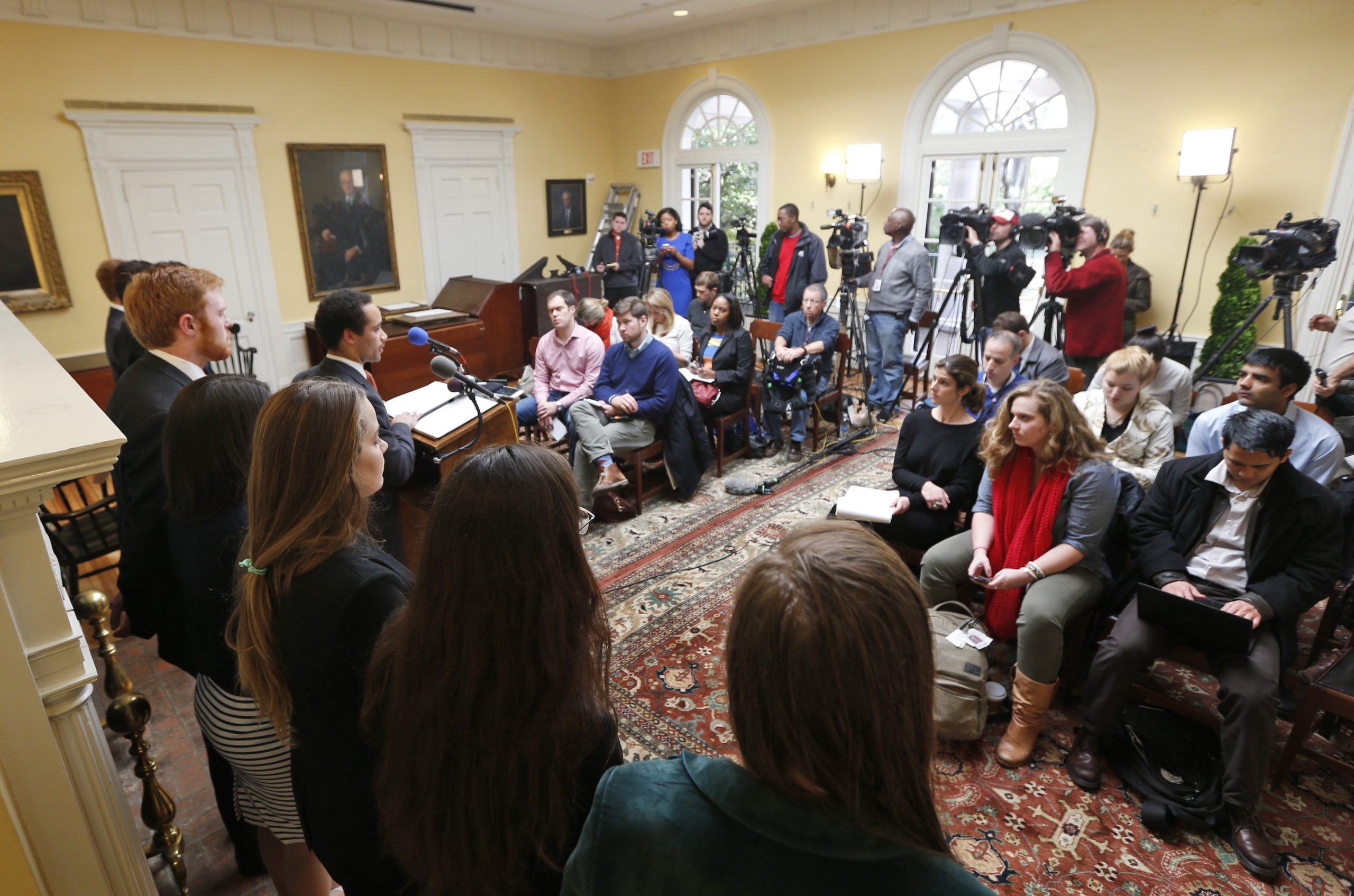 Here are the 5 best and 9 worst moments for media in 2014