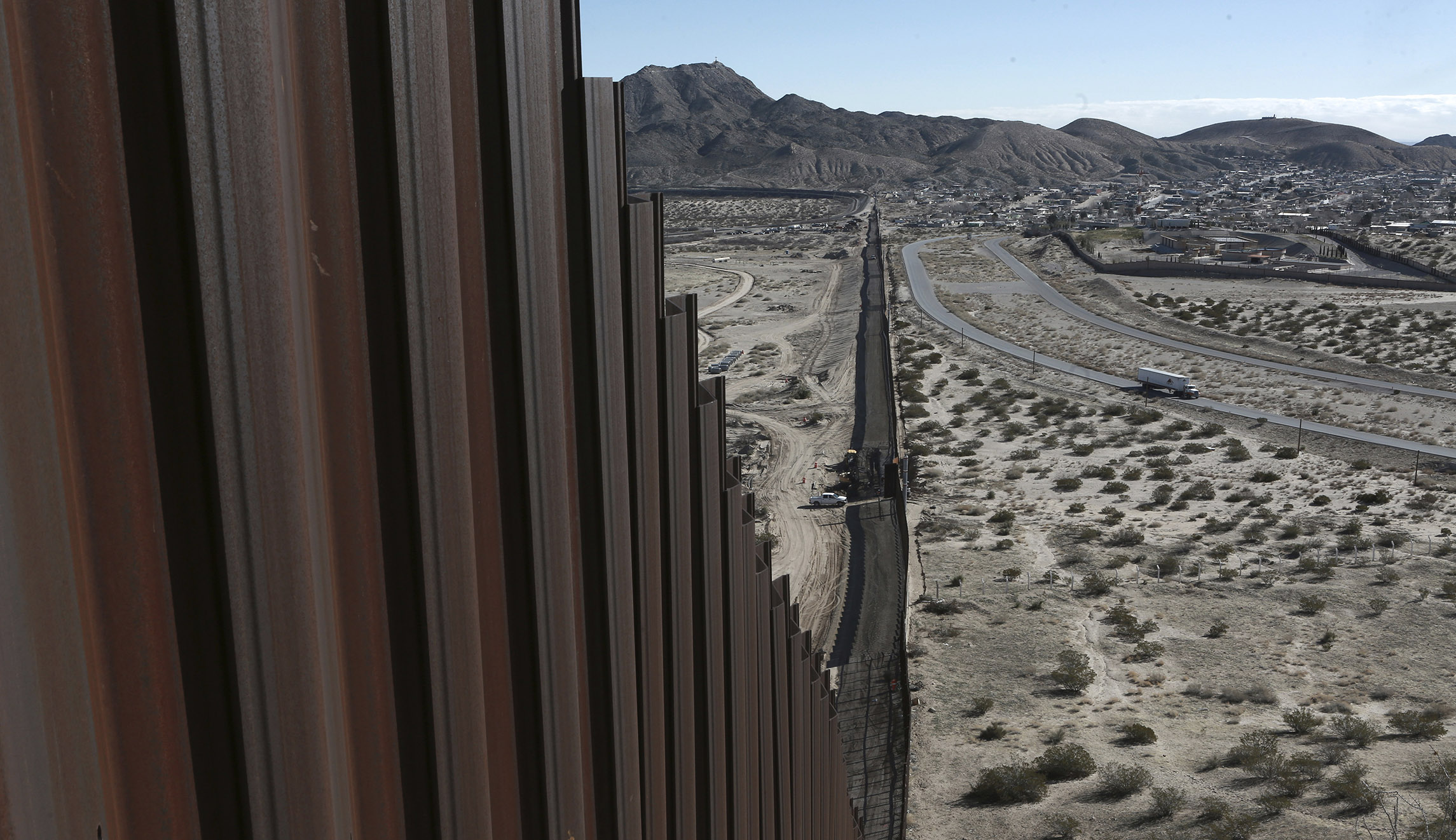 Democrats fail to block Trump border wall in defense bill