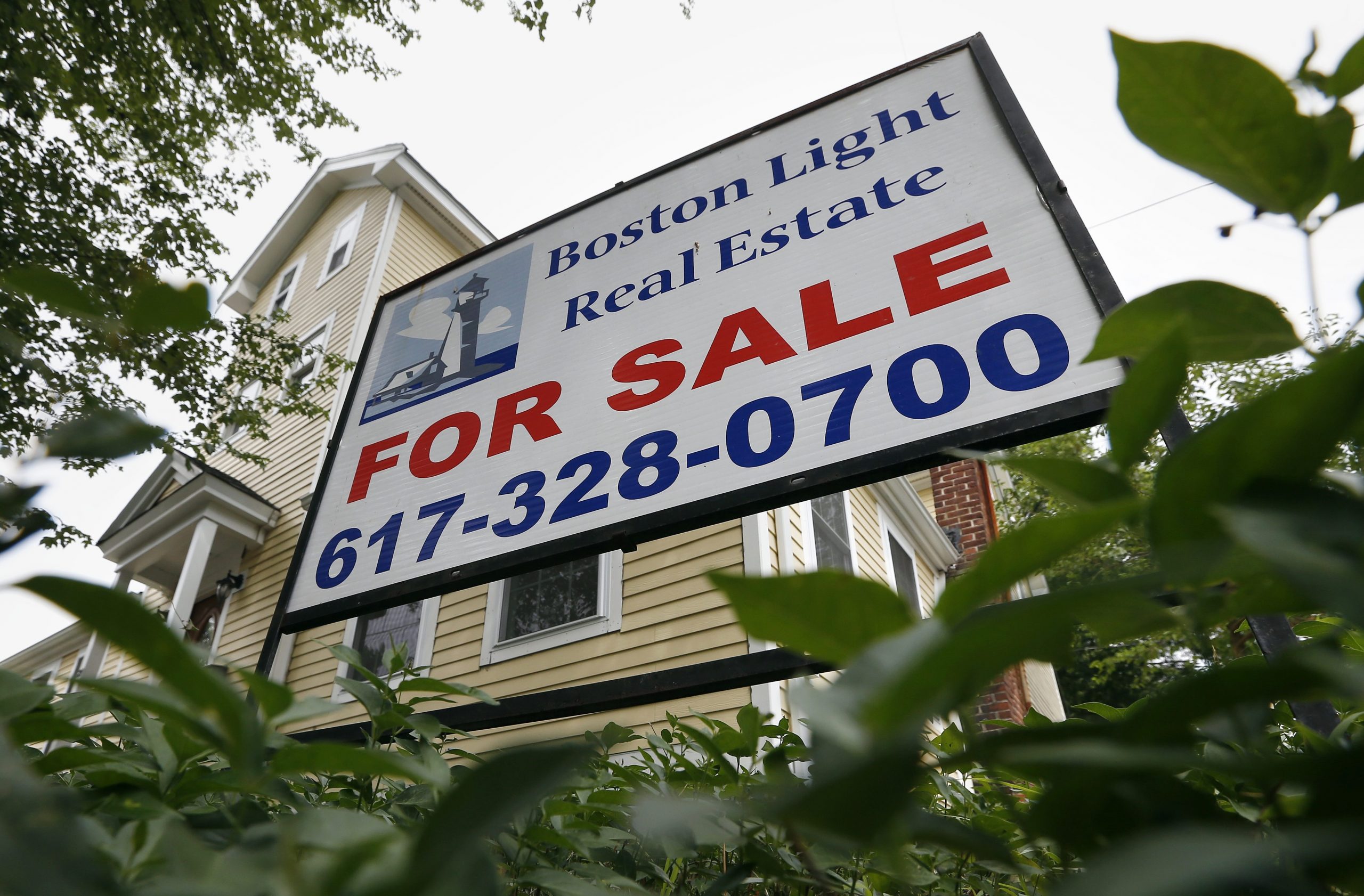 Average US mortgage rates dip slightly