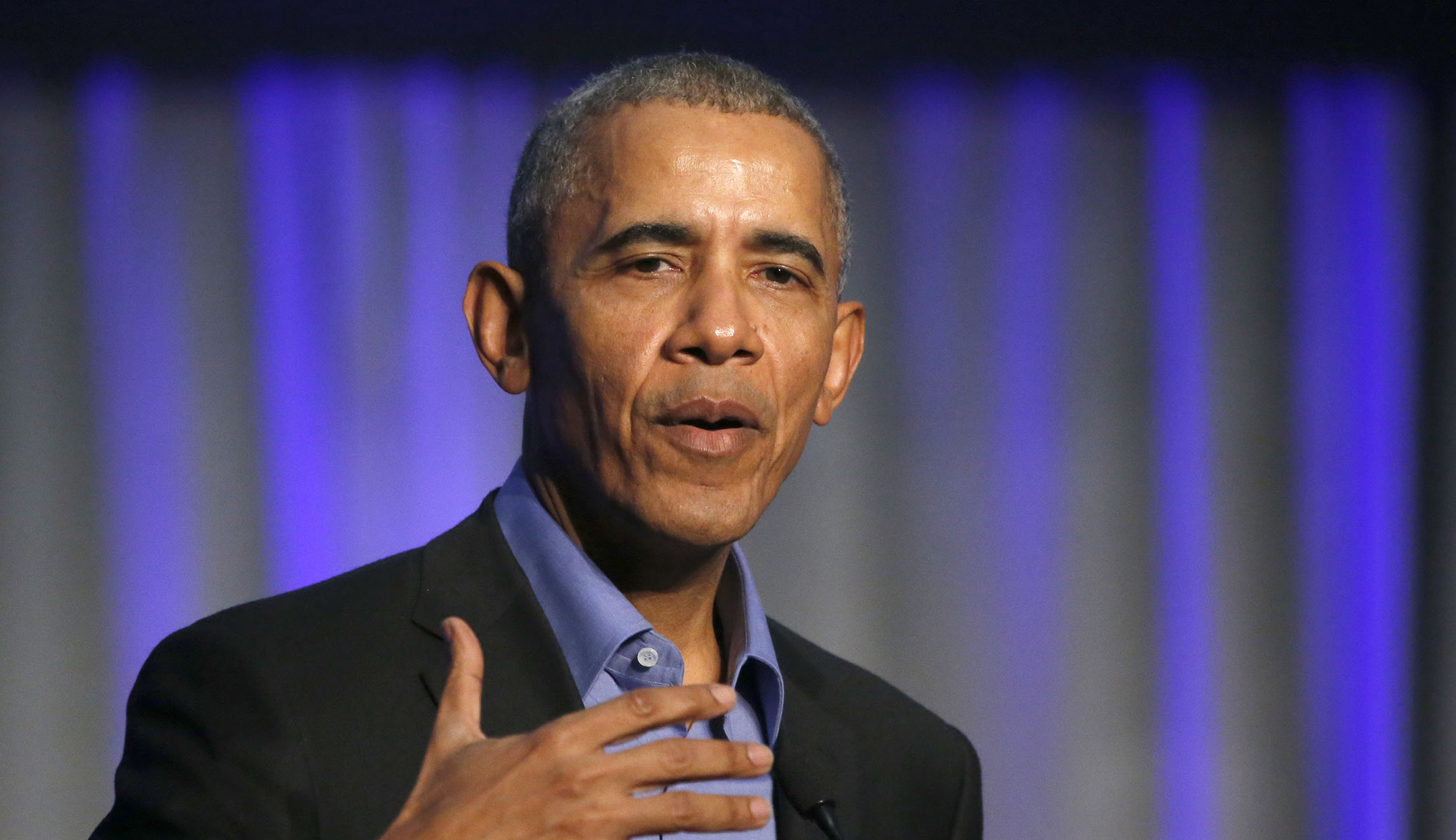 Obama talks about his ‘dad moves’ with David Letterman