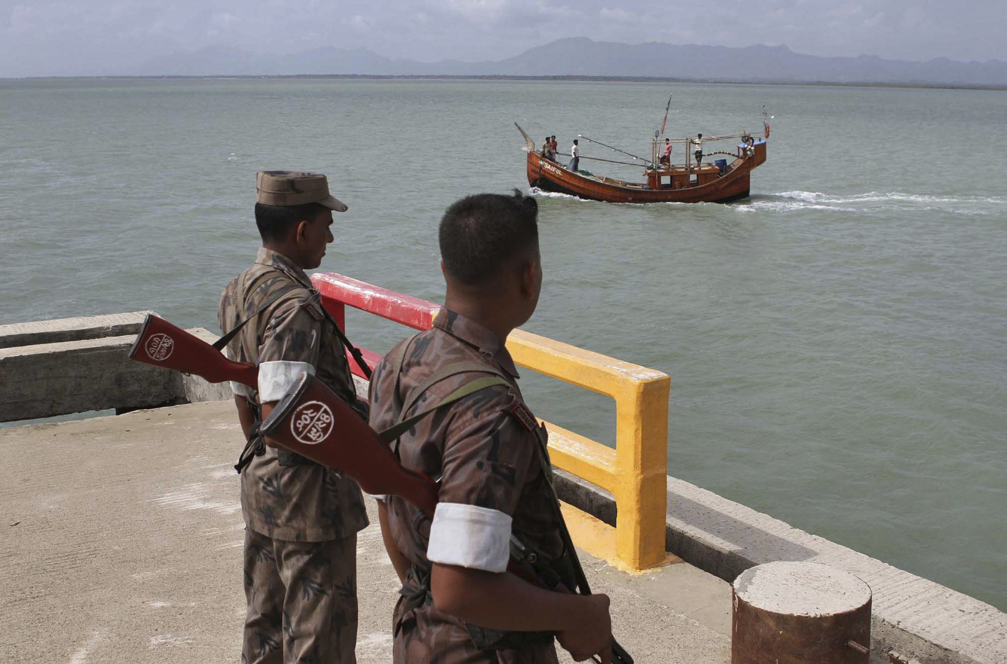 Bangladesh turns away 1,500 refugees from Myanmar