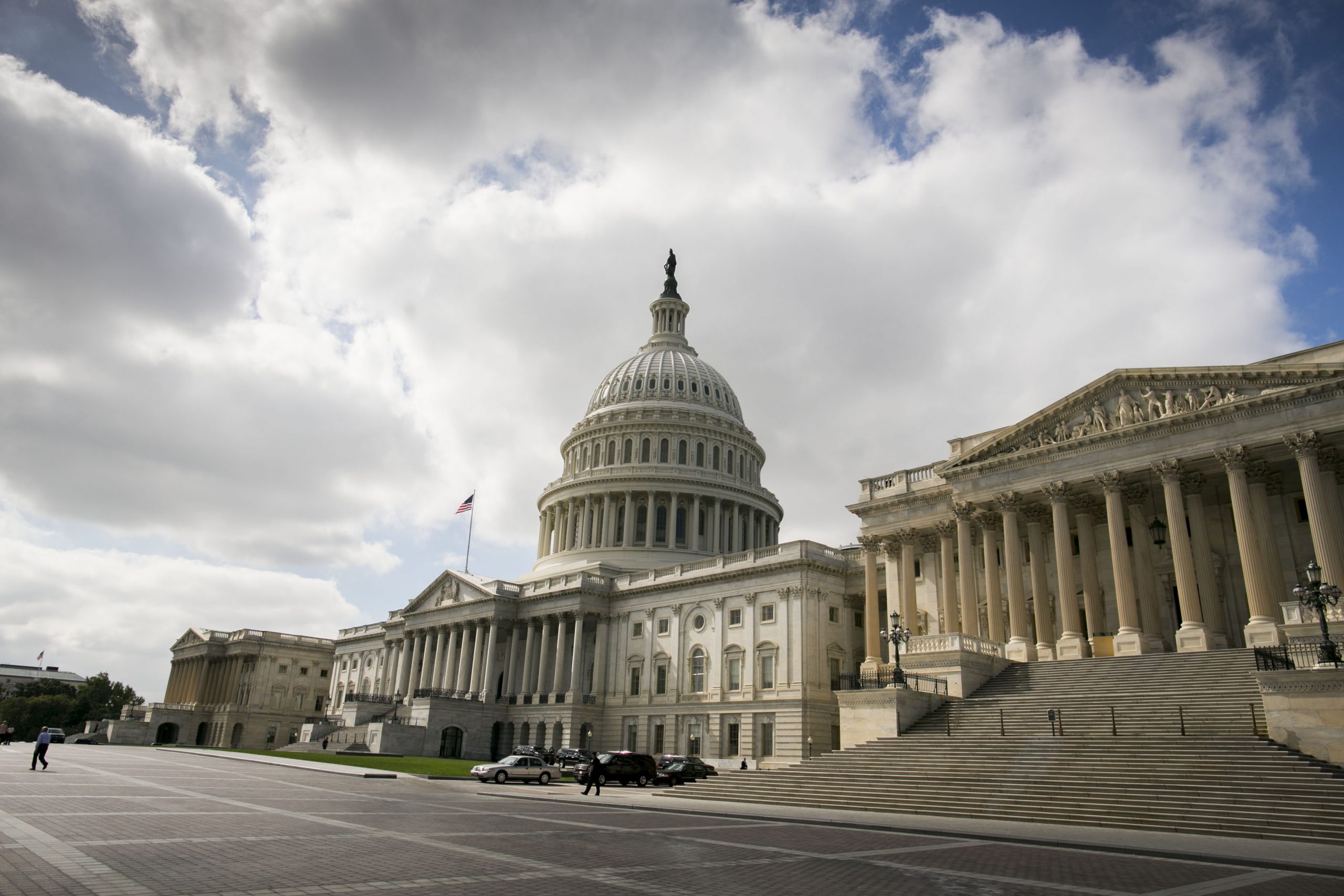 White House sits back as Senate inches toward deal