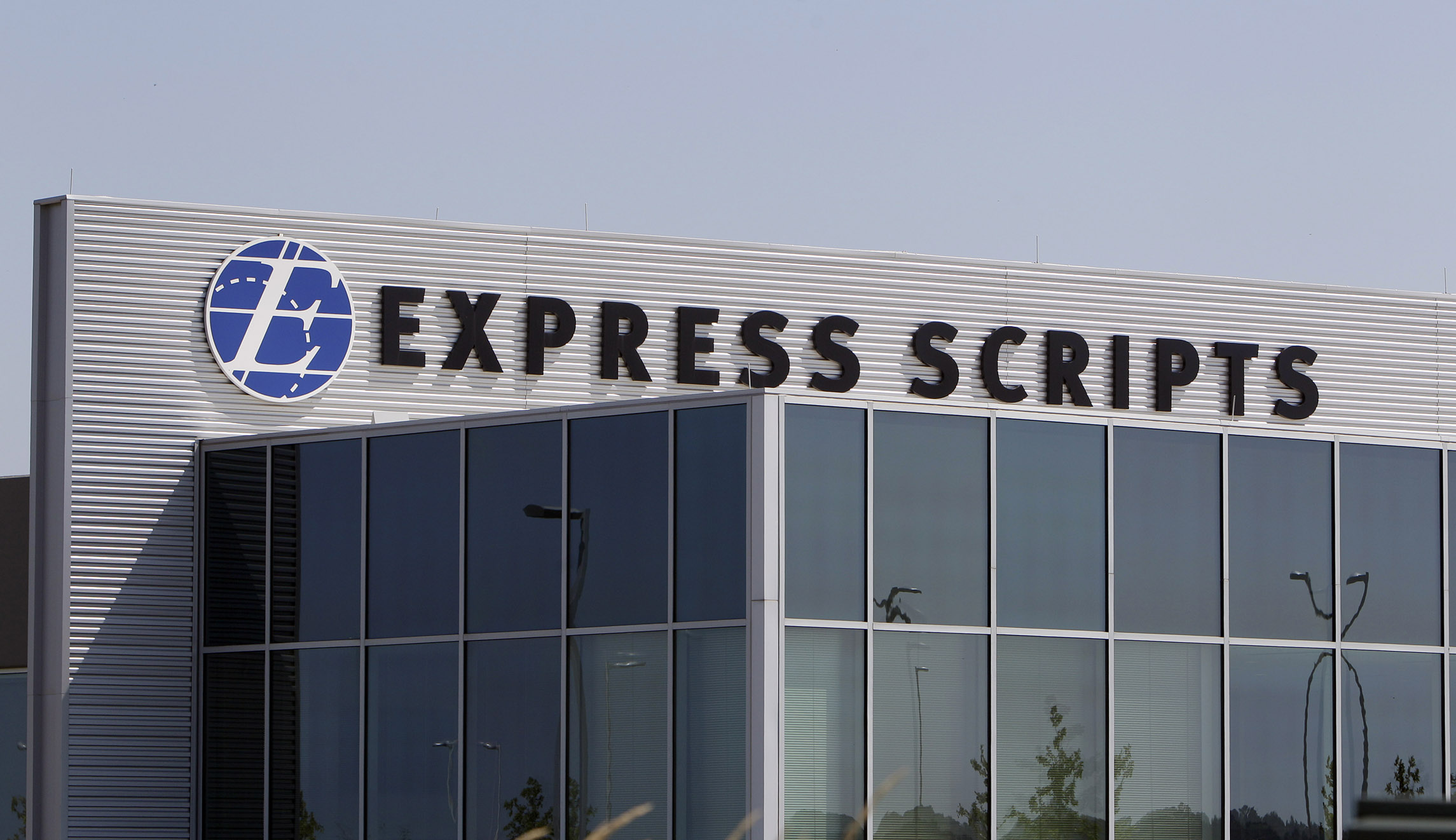 Doctors criticize Express Scripts for plan to limit opioids