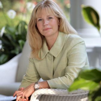 Liz Cheney to Run for Senate