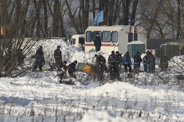 Fact Check: Did ‘Two Russian Citizens Set to Testify Against Hillary Clinton’ Die in the Moscow Plane Crash?