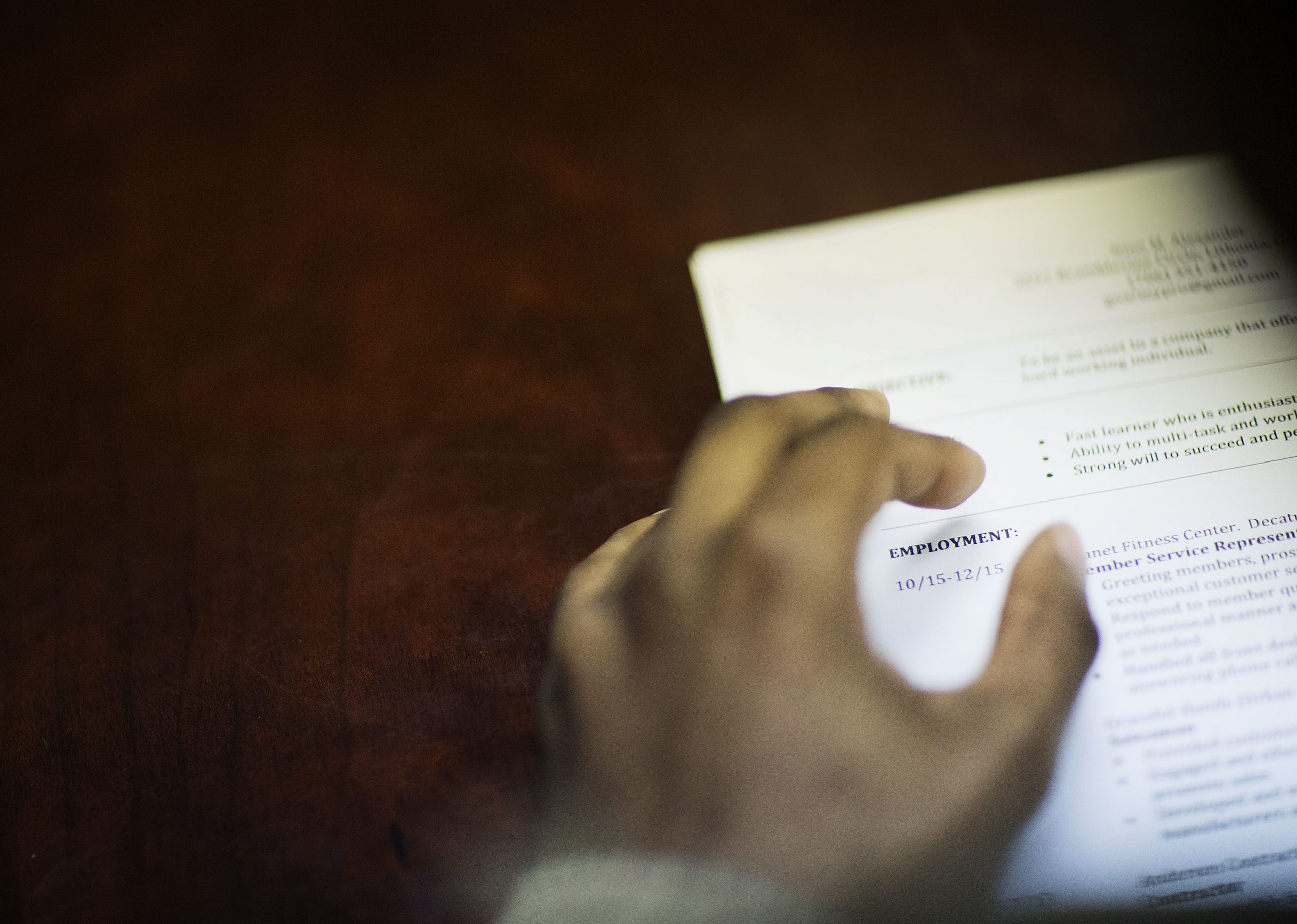 Lawmakers push to stop federal employers from asking about criminal history until end of job interview
