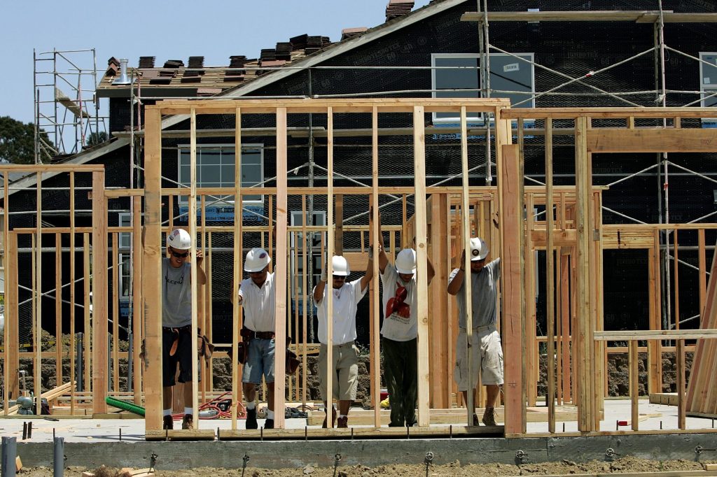 Labor Dept. warns employers on calling workers ‘independent contractors’