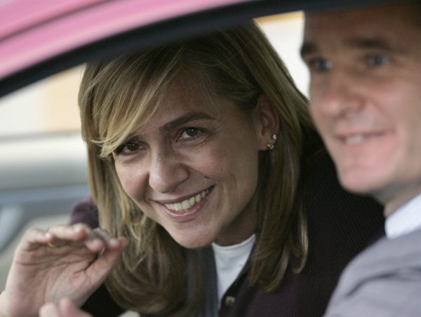 Spain king’s daughter suspected in corruption case