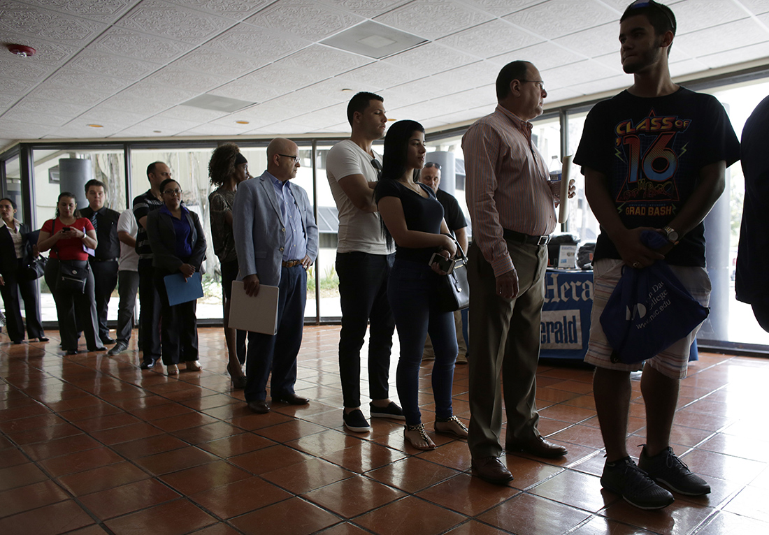 Jobless claims rise to 257,000, but workers getting unemployment benefits at a 17-year low