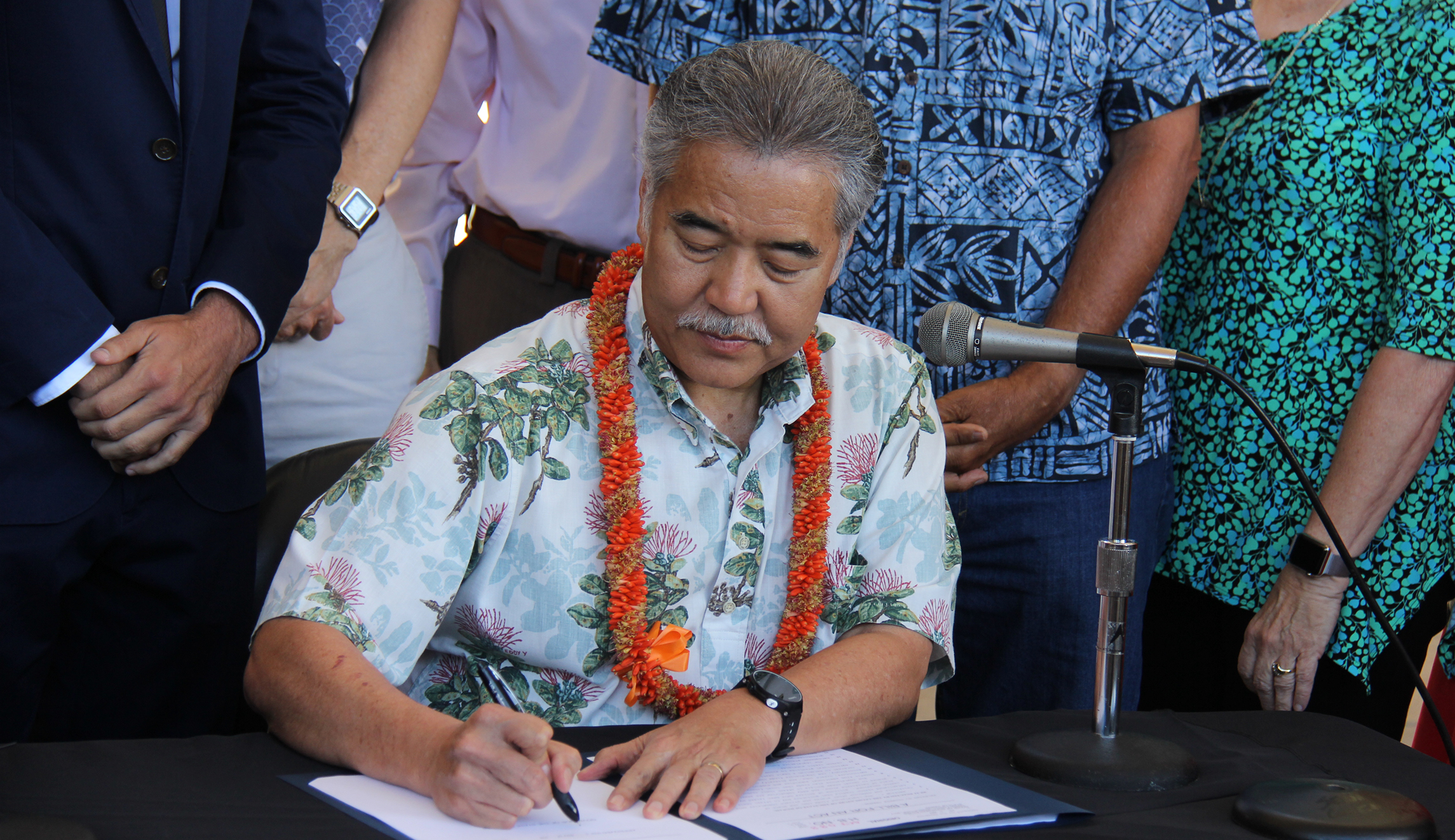 Hawaii first state to enact law in step with Paris Agreement after Trump signals exit