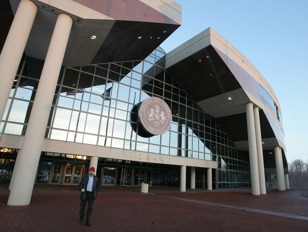 D.C.-region bureaucrats rake in big bucks