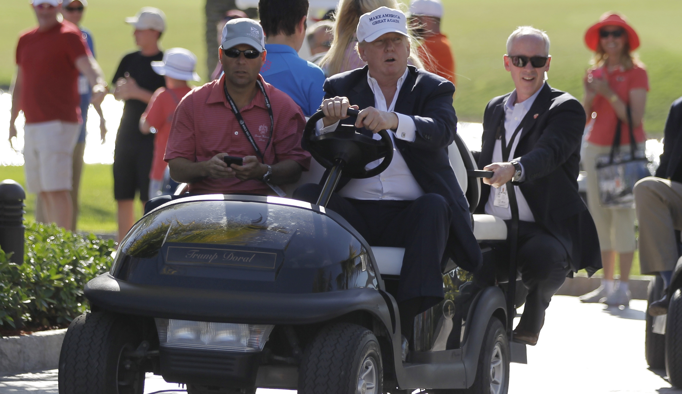 Trump makes 43rd visit to golf club on Sunday