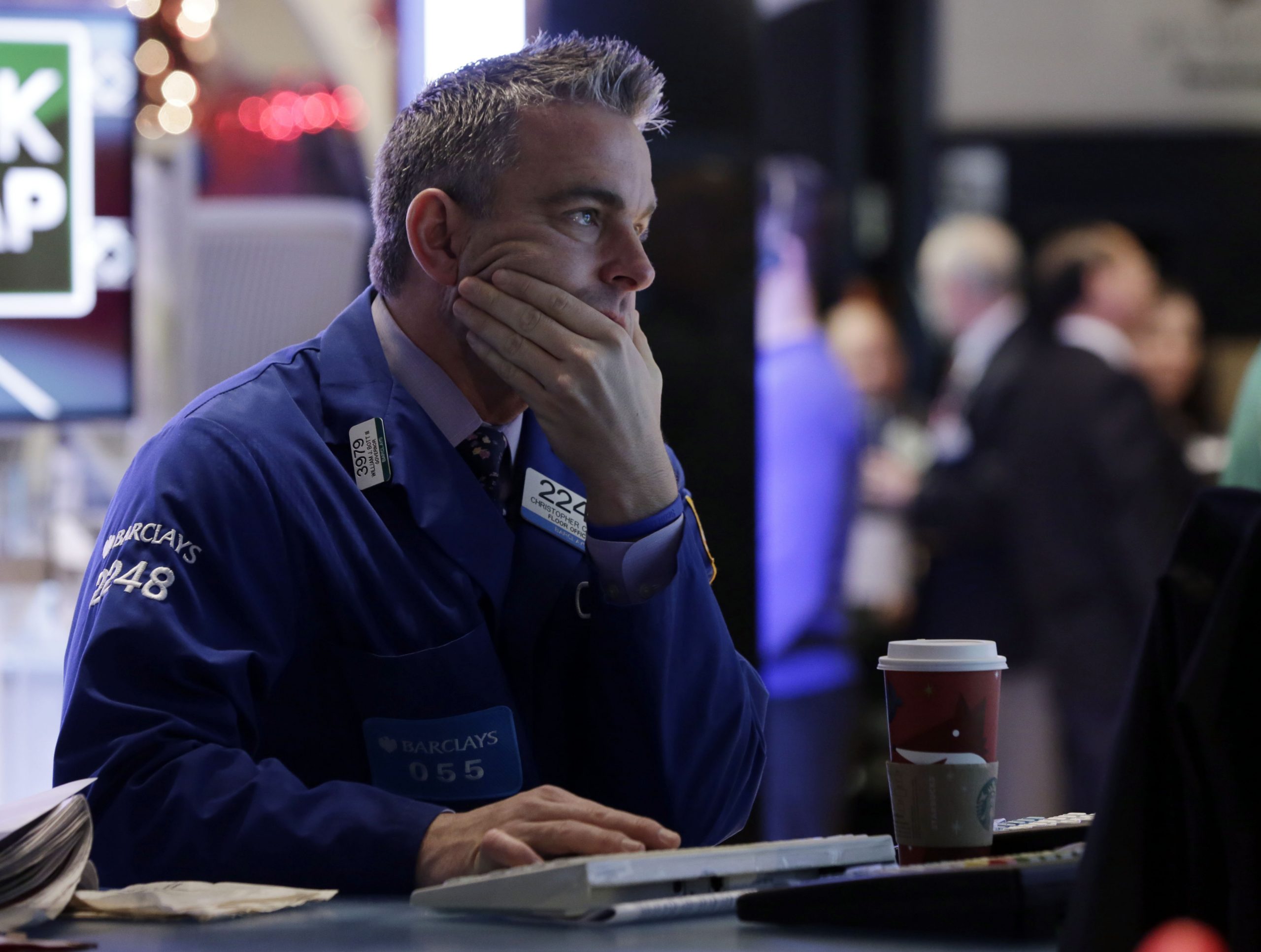 Stocks sink after Republicans cancel budget vote