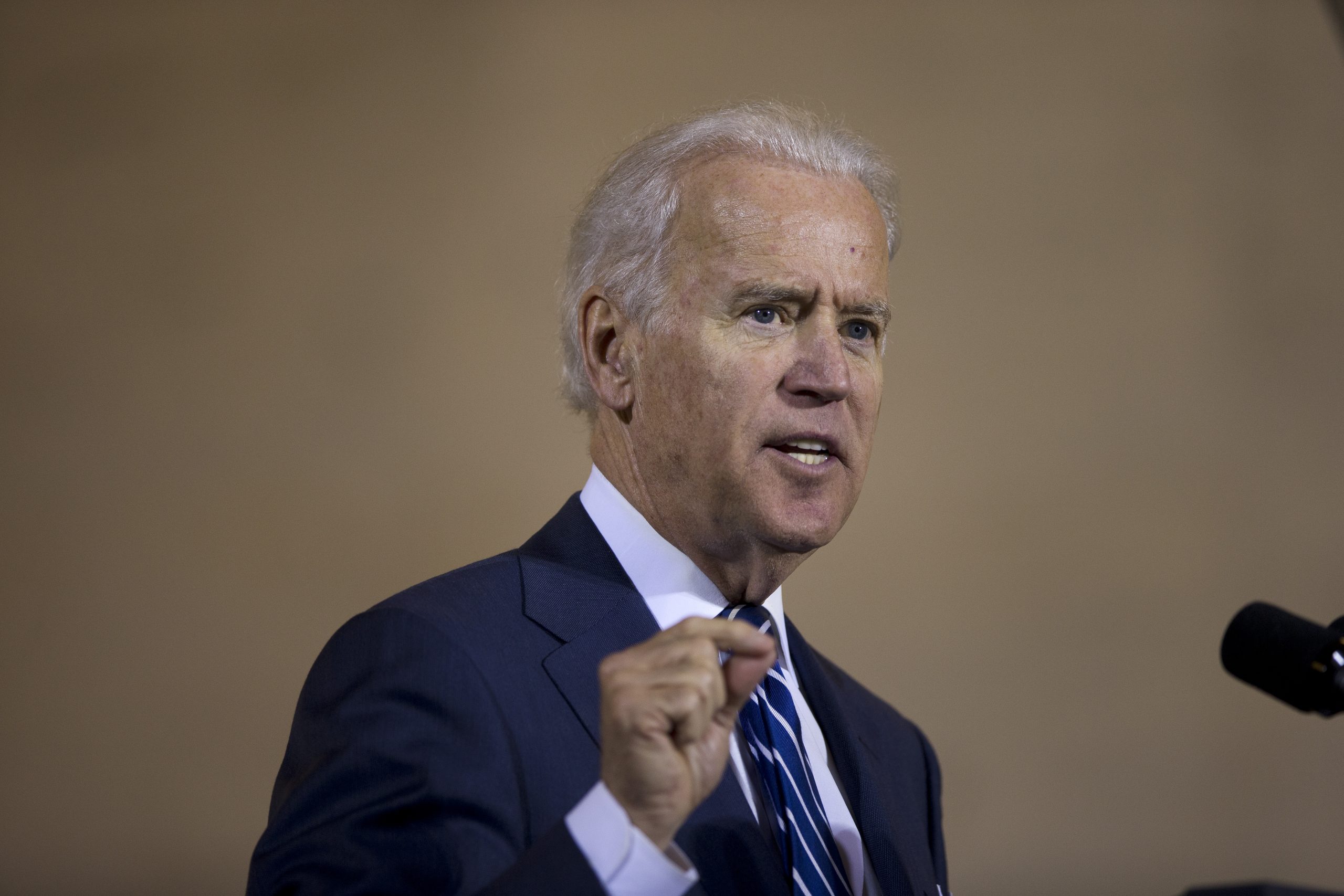 Biden set for strong Super Tuesday performance