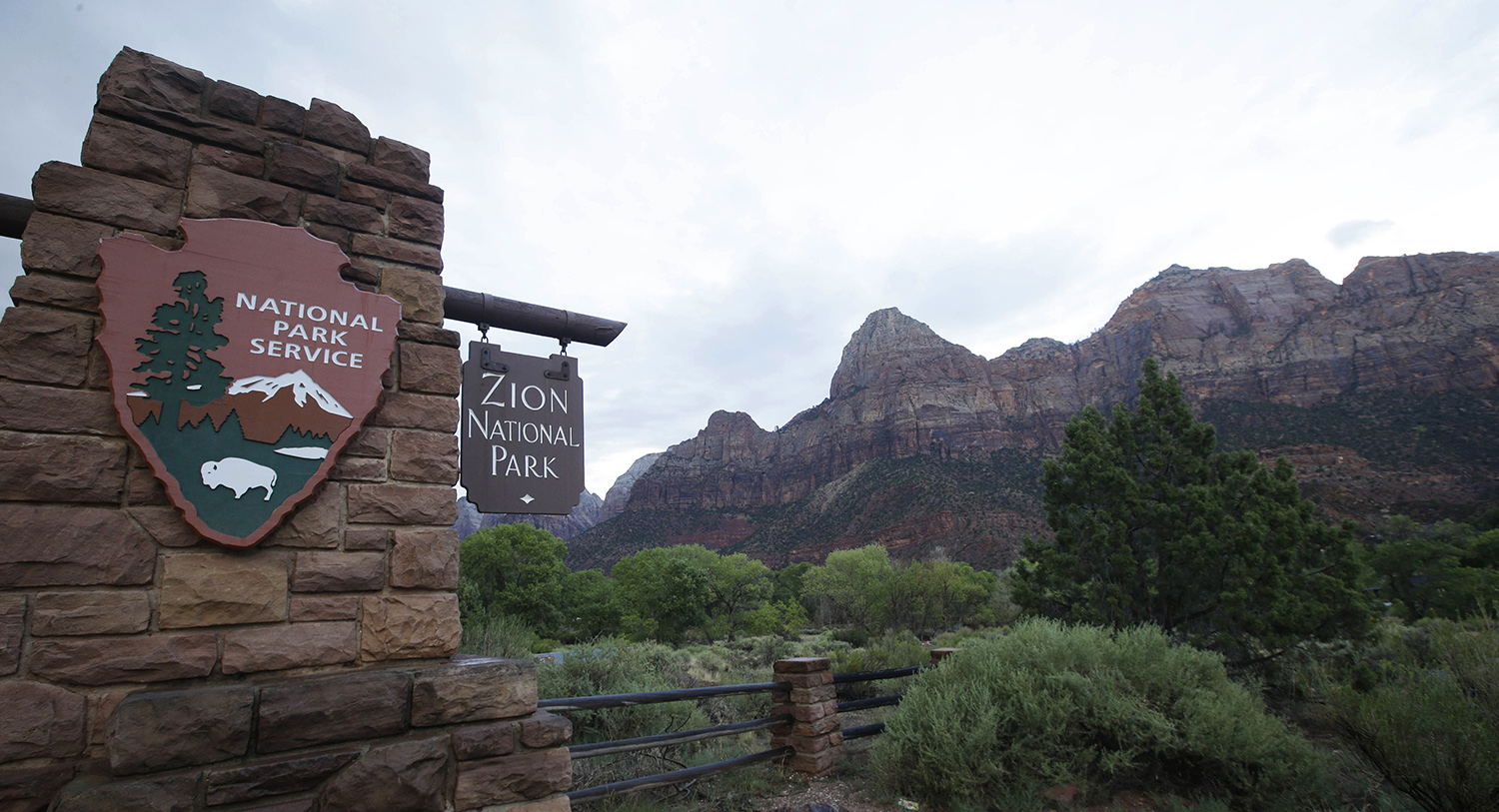 Parks chief apologizes for ethics violations