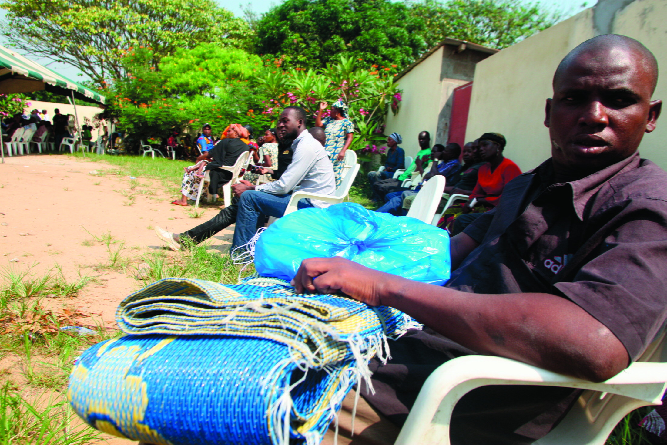Ivory Coast stampede survivors blame barricades