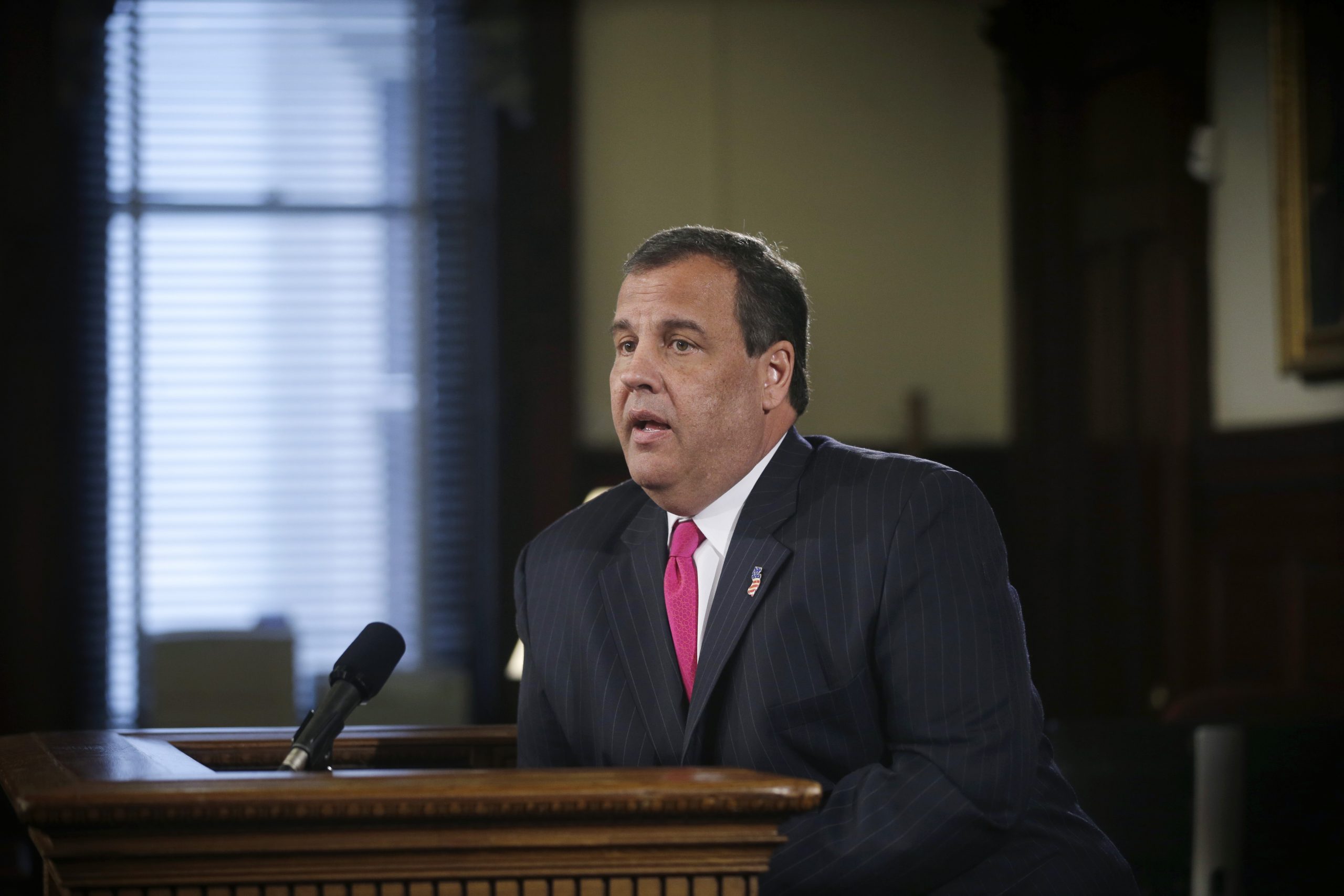 Chris Christie resorts to e-cigarette tax to plug $807 million deficit