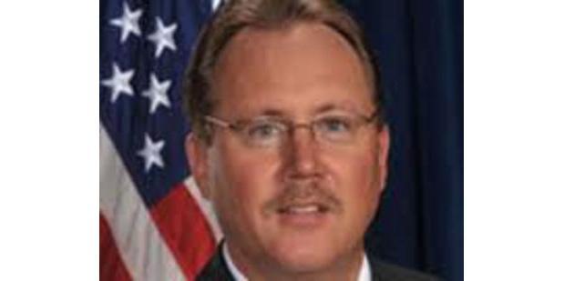 Former ICE intelligence chief pleads guilty in embezzlement scheme