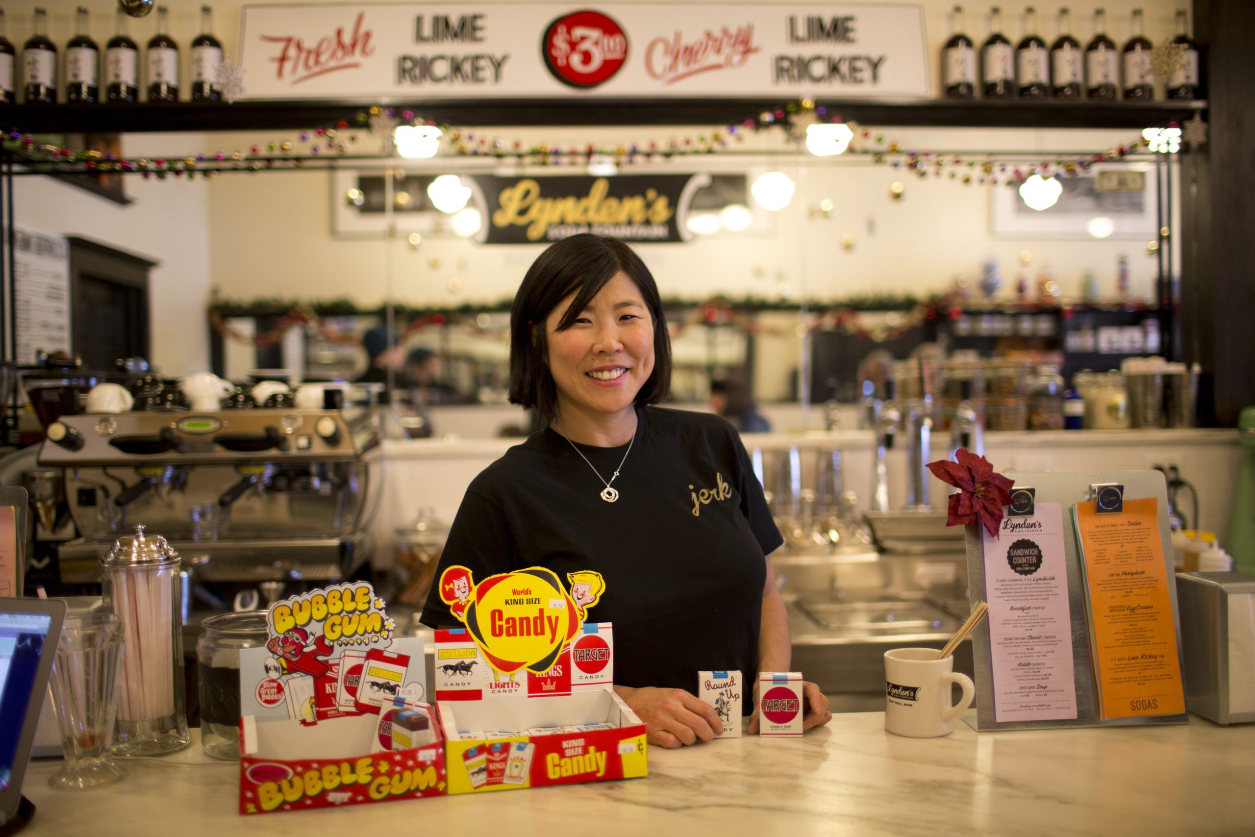 Minn. soda shop rebuked for stocking candy smokes