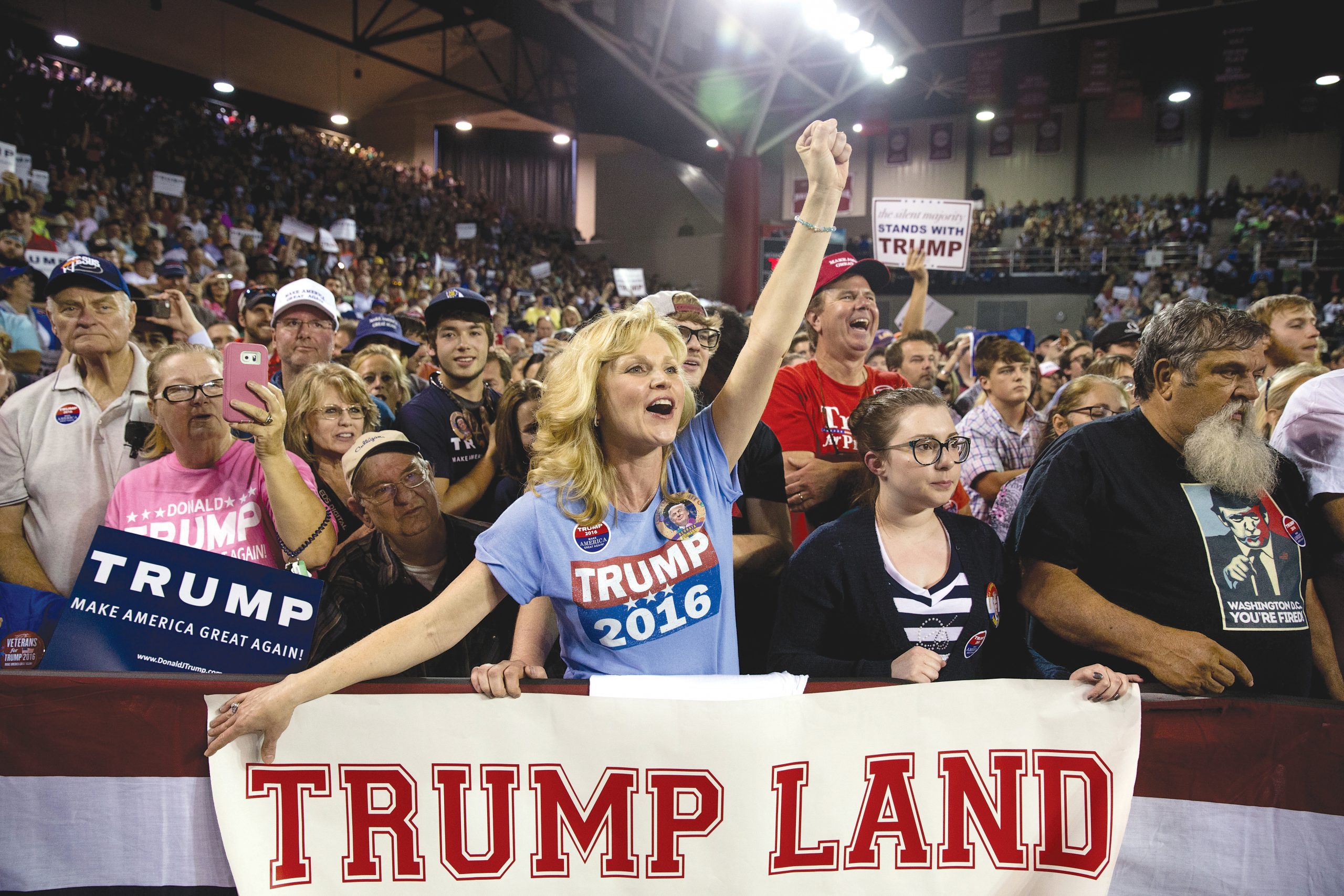 Economic gloom works for Trump