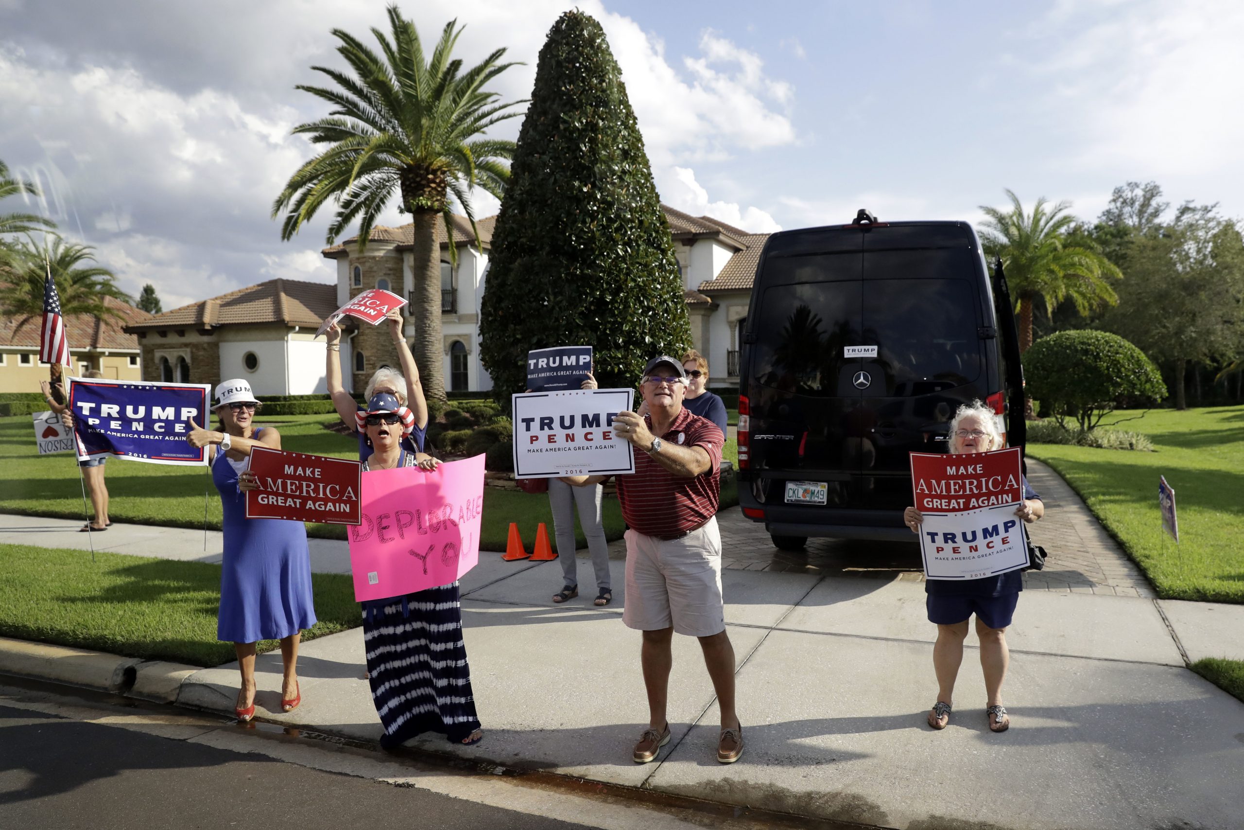 Undecideds, Johnson supporters, joining Trump, up by 1 in Florida