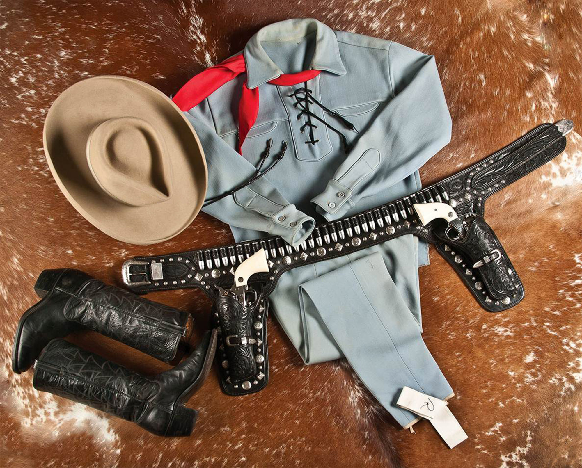 Auction offers Lone Ranger actor’s outfit