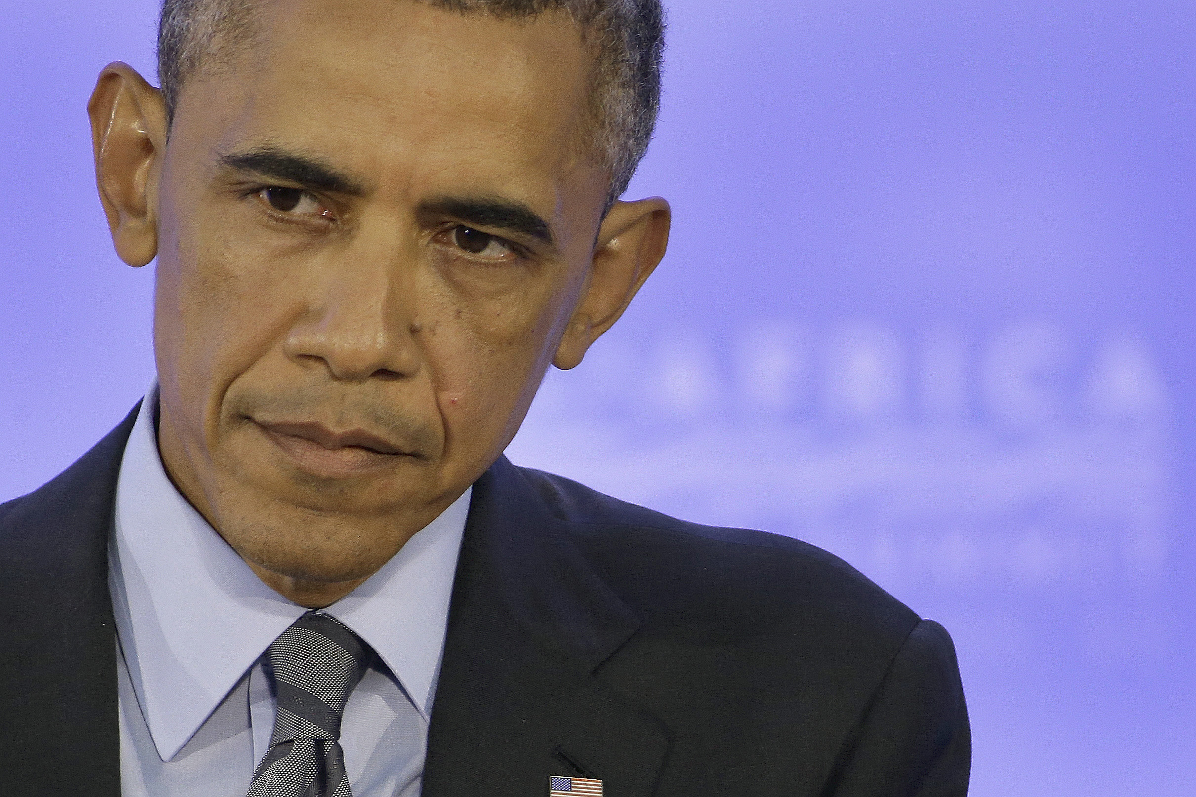Obama reviewing options on corporate tax loophole