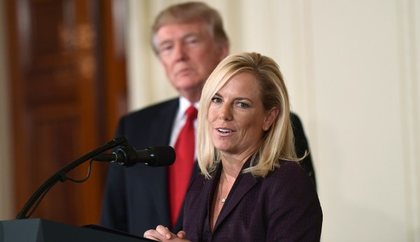Trump meeting with DHS chief Kirstjen Nielsen on border security amid government shutdown