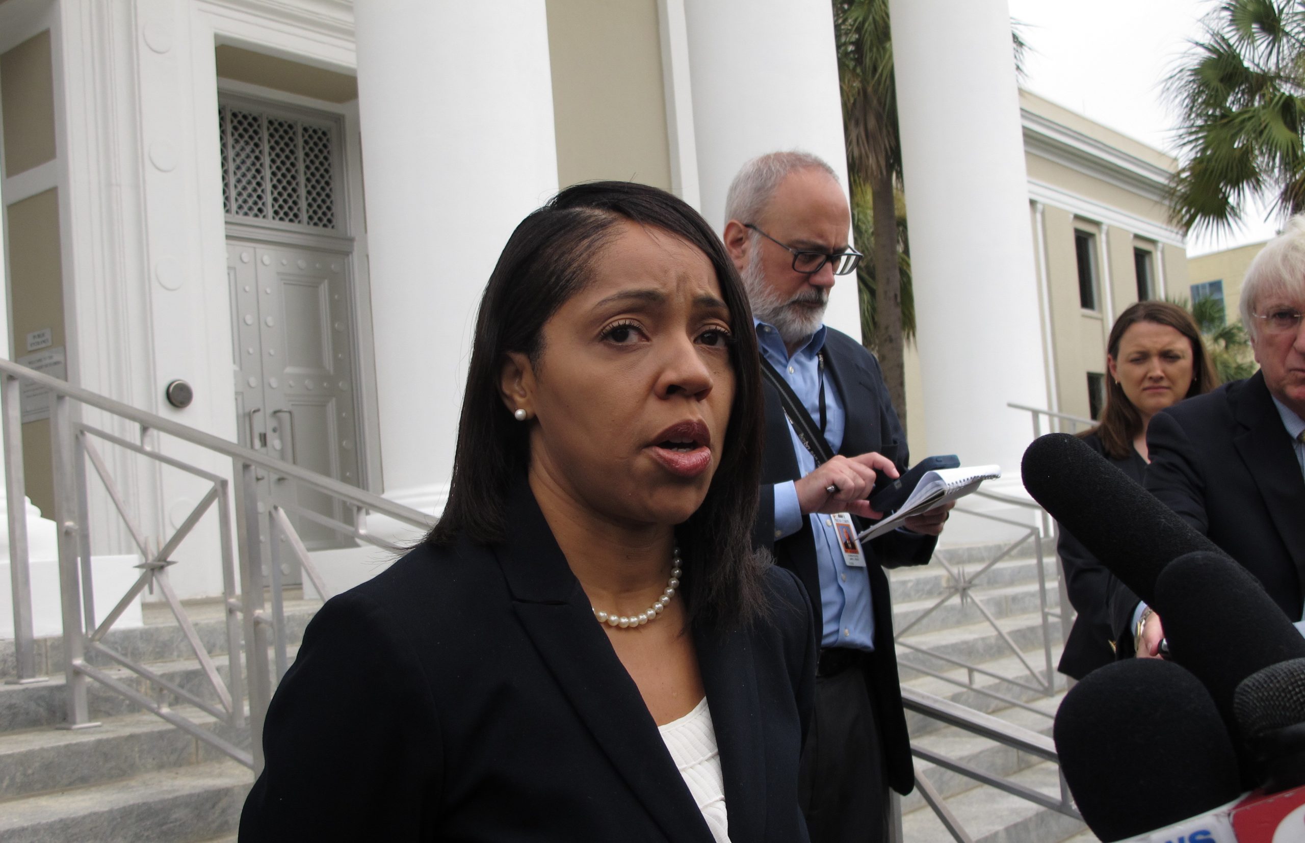 The police officers who stopped Aramis Ayala are not racists