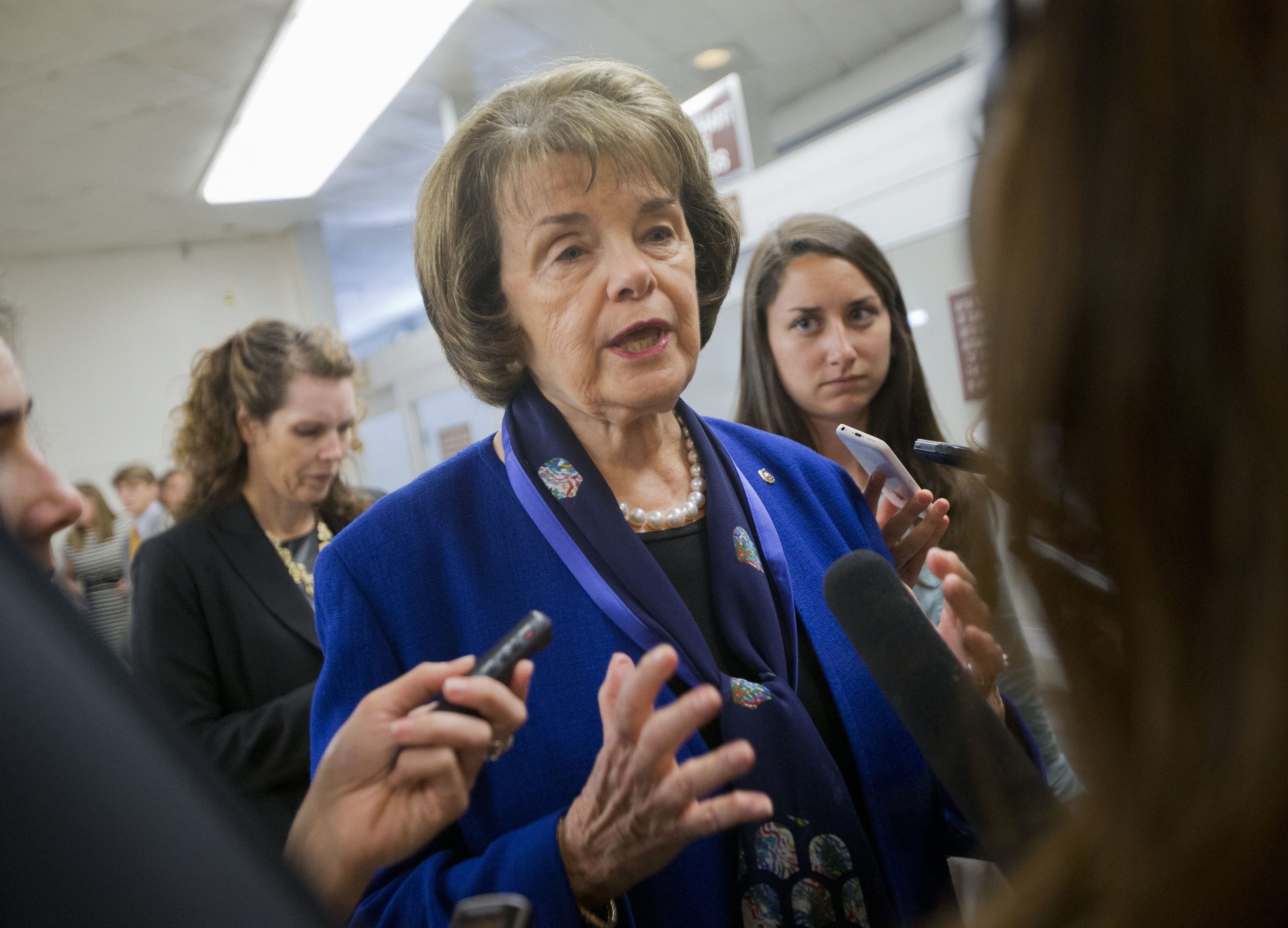 Senators press Chamber of Commerce to support cyberbill