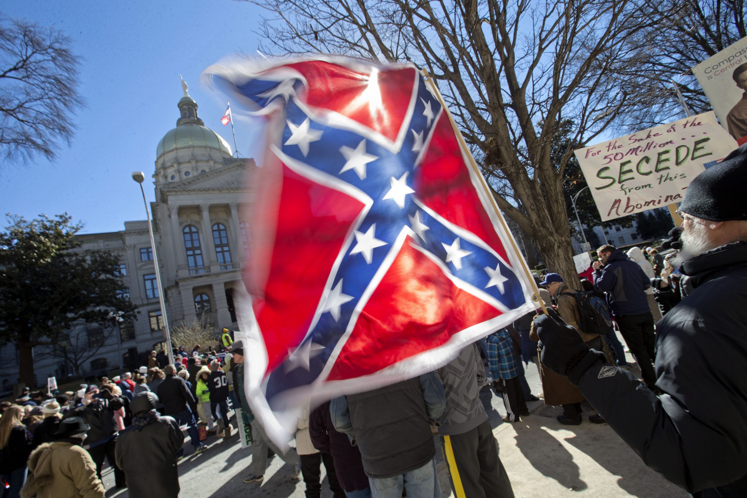 South Carolina newspapers call for removal of Confederate flag