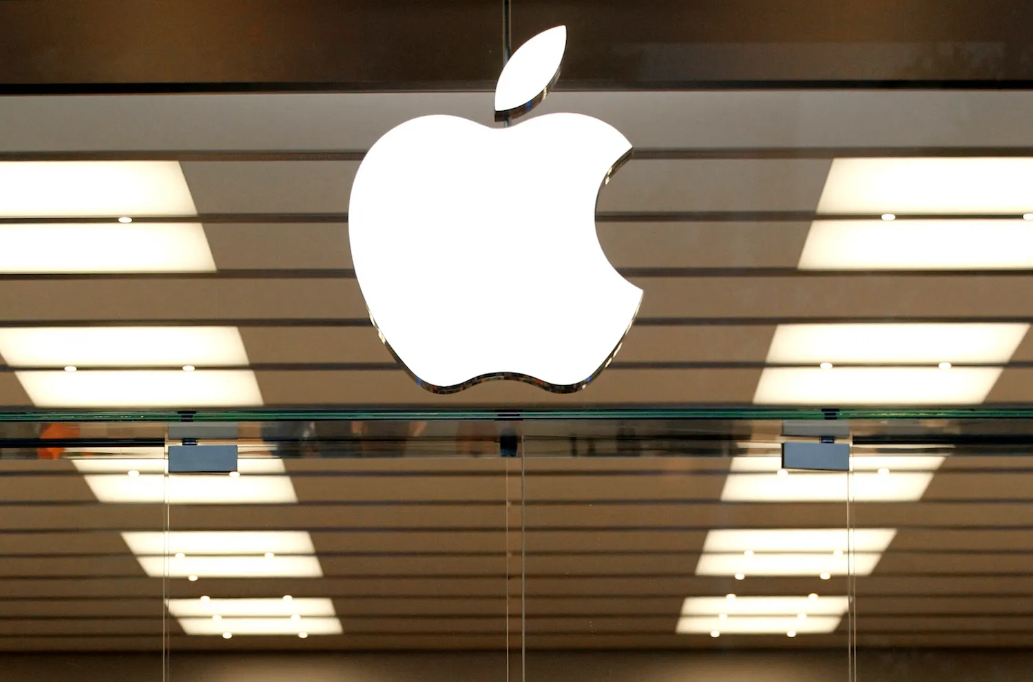 Apple secures permit to test self-driving cars in California
