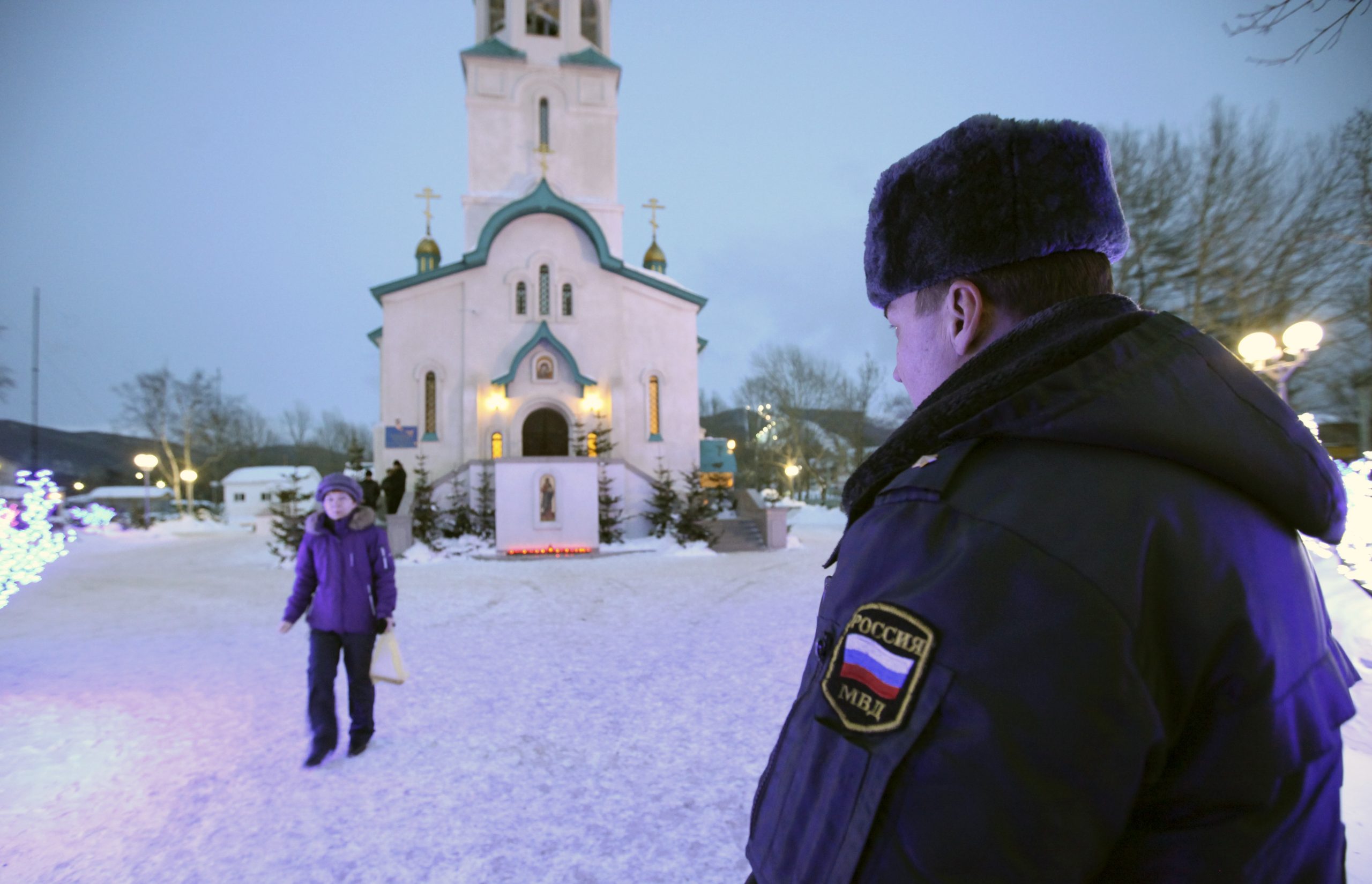 Gunman kills nun, parishioner in Russian cathedral