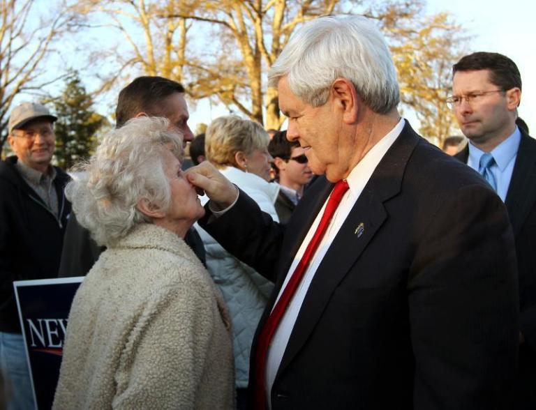Mitt campaigns coolly, Newt improvises warmly