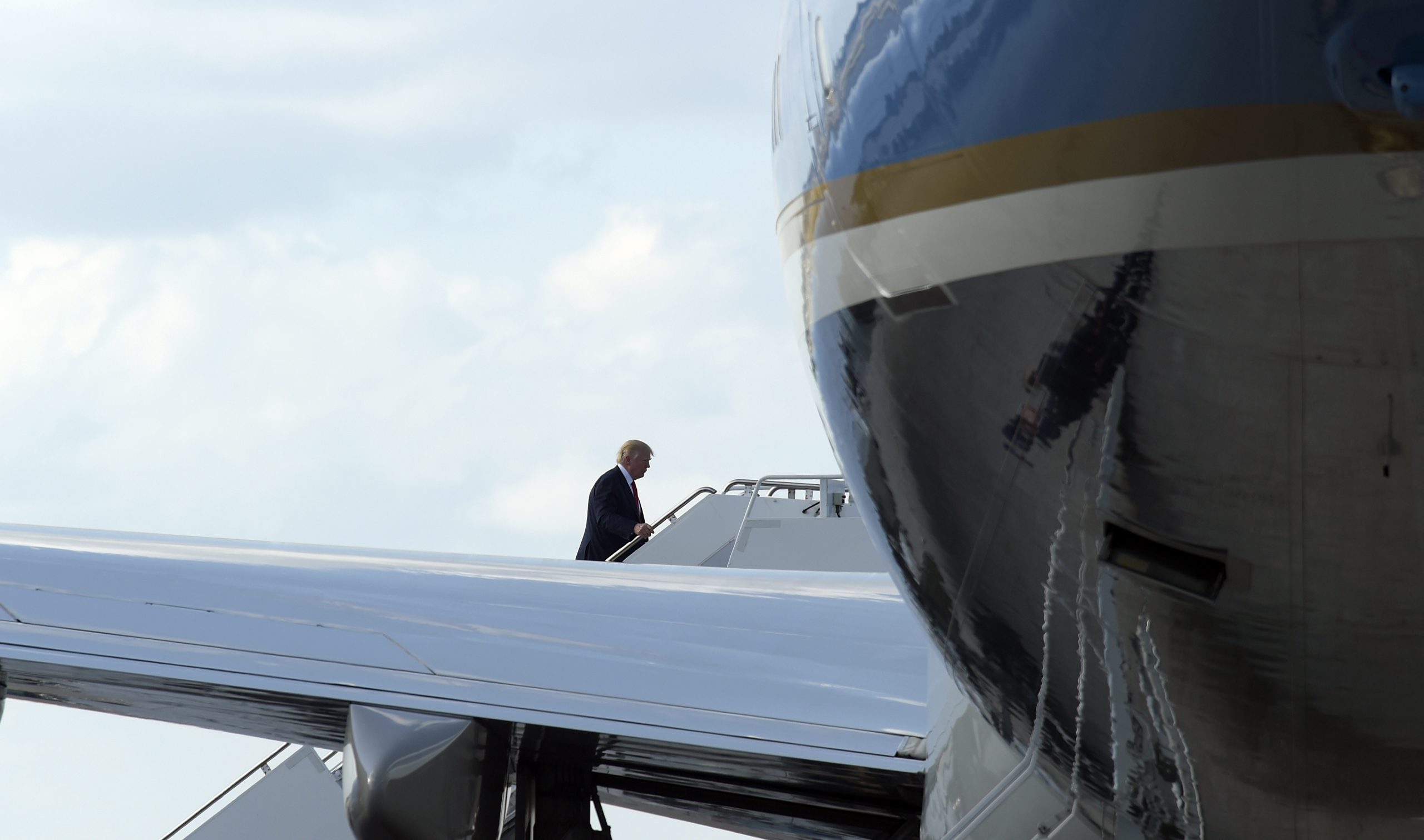 Lewandowski: Trump to give Air Force One treatment to all programs, nothing ‘sacred’