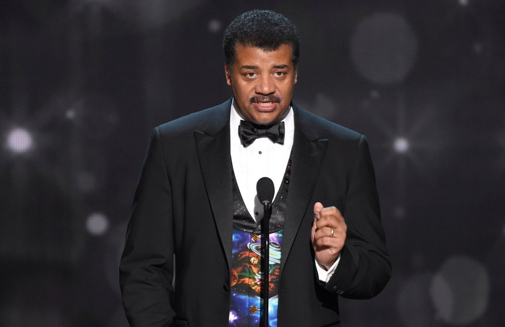 Neil DeGrasse Tyson: Clinton is ‘crooked’ because Trump keeps repeating it