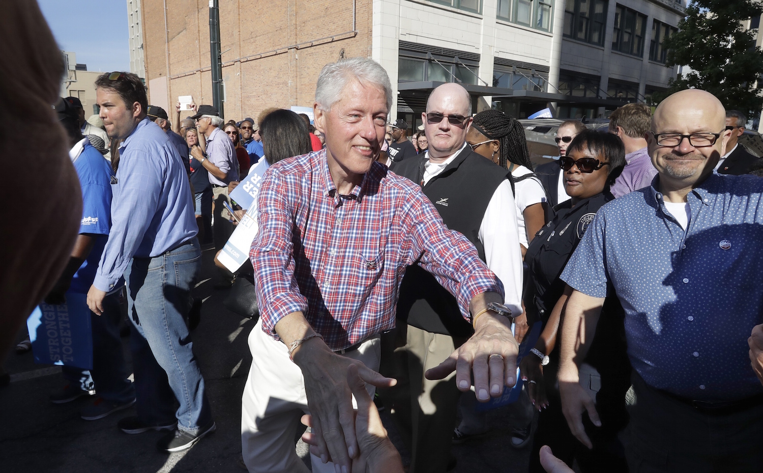 Bill Clinton defends family foundation